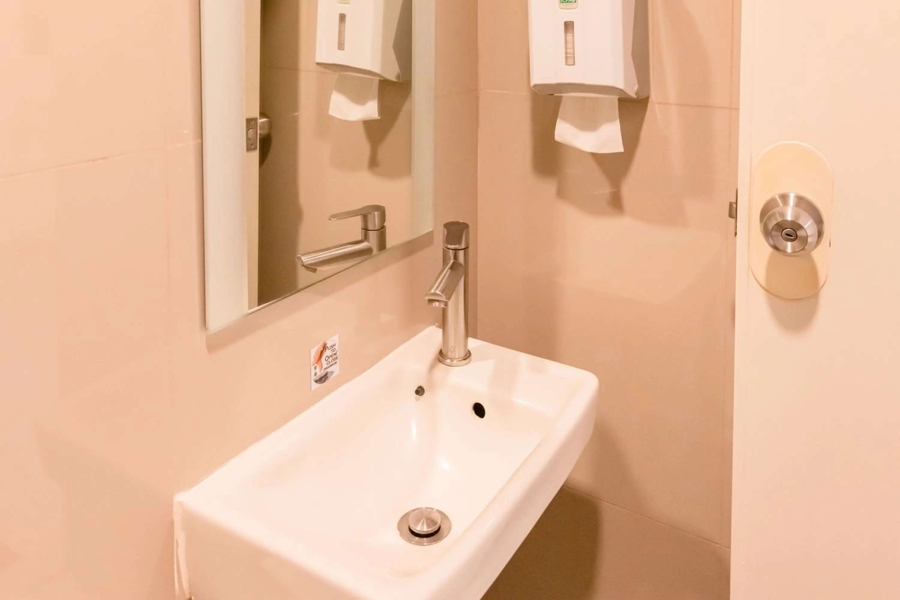 Bathroom in Hotel Sogo Novaliches