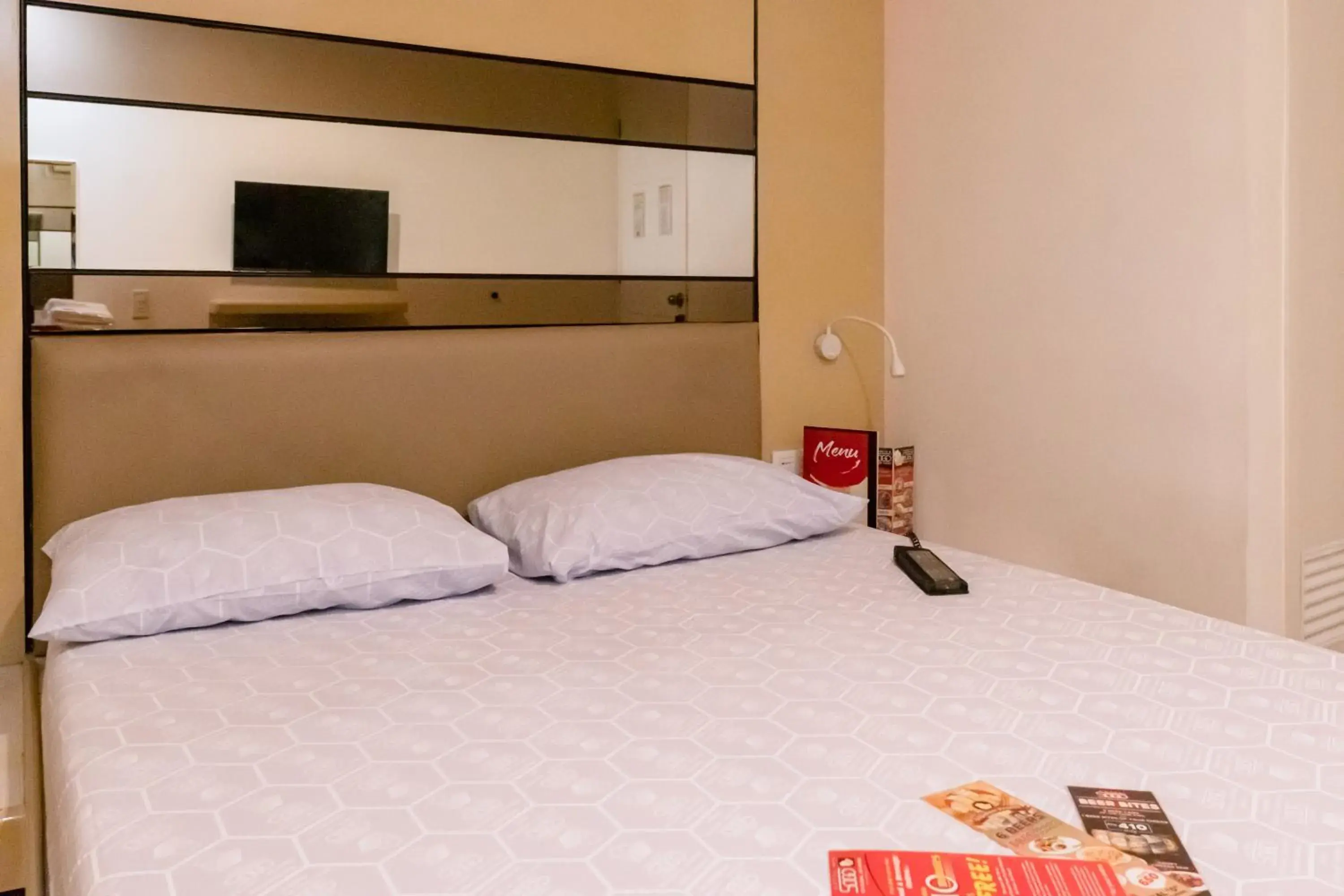 Bed in Hotel Sogo Novaliches Bed in Hotel Sogo Novaliches