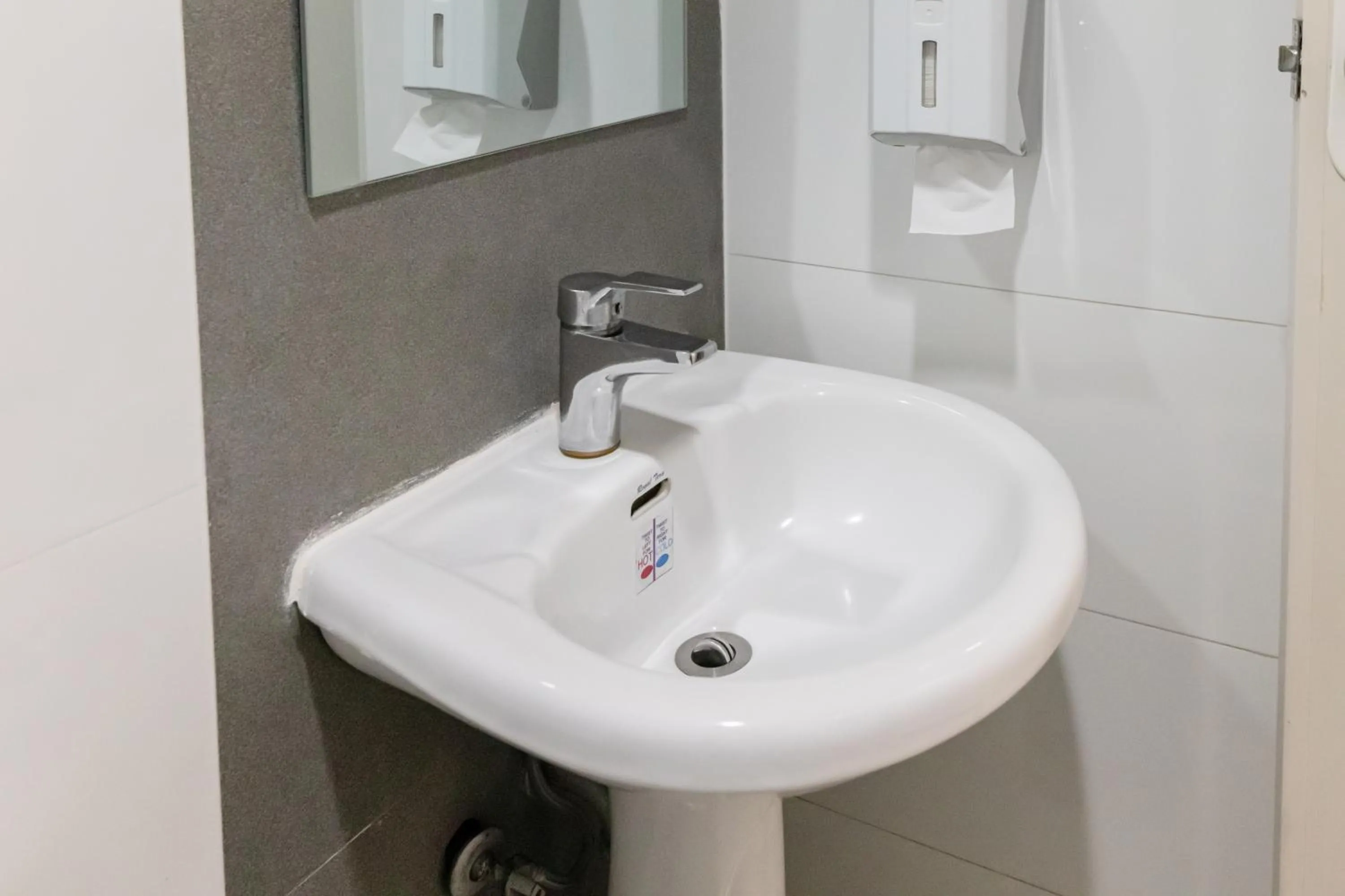 Bathroom in Hotel Sogo Novaliches