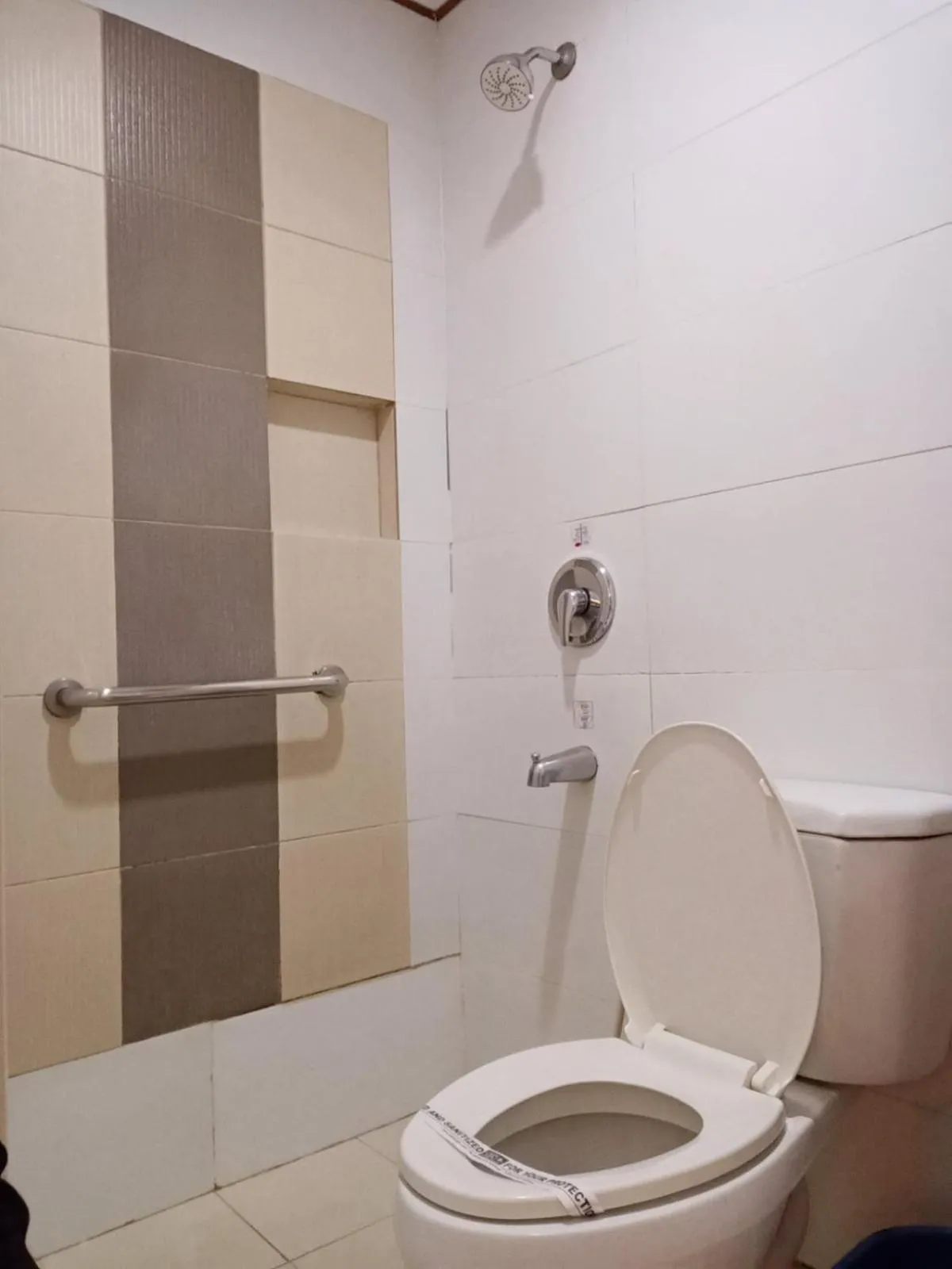Bathroom in Hotel Sogo Edsa Caloocan