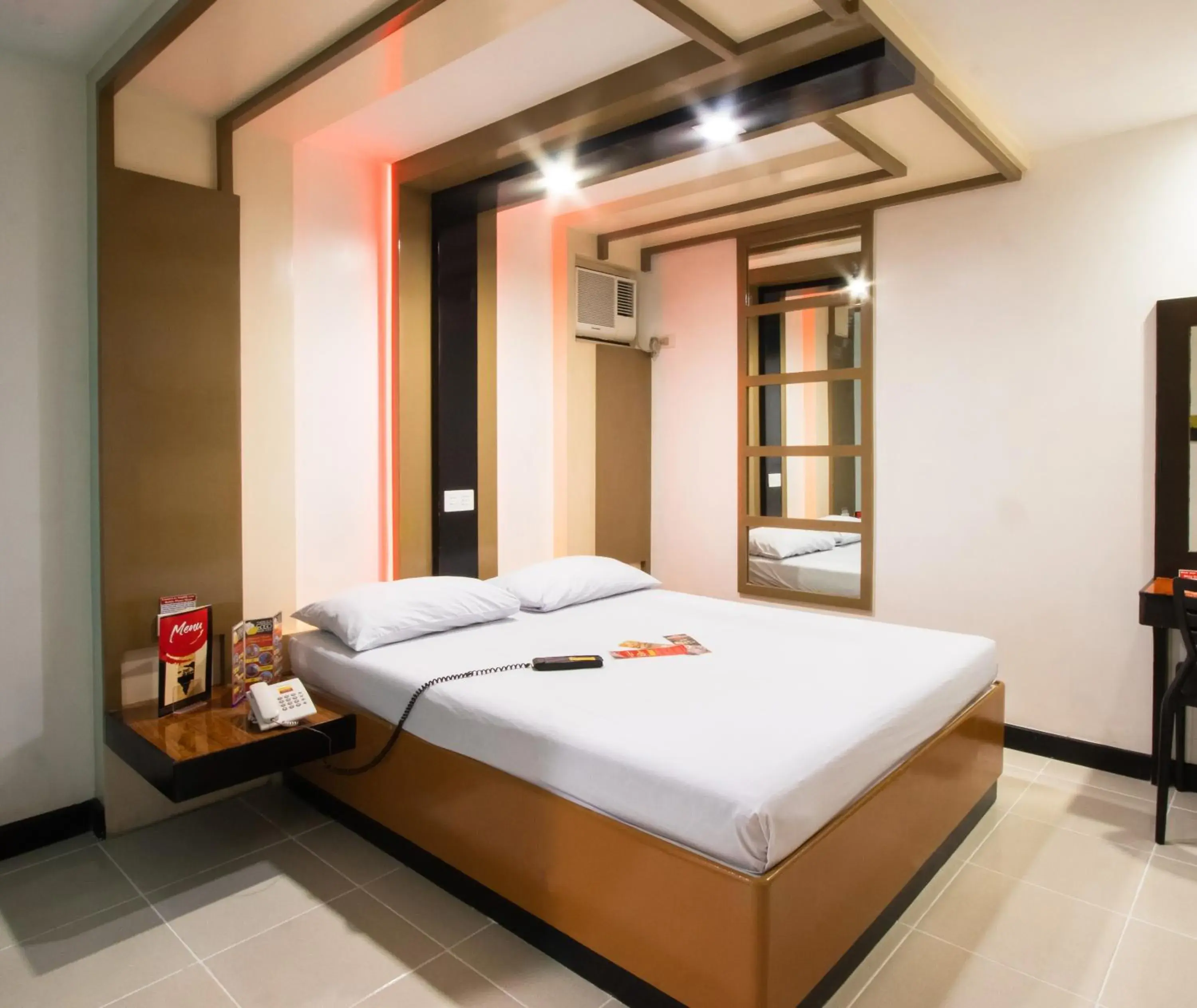 Photo of the whole room, Bed in Hotel Sogo Santolan Photo of the whole room, Bed in Hotel Sogo Santolan