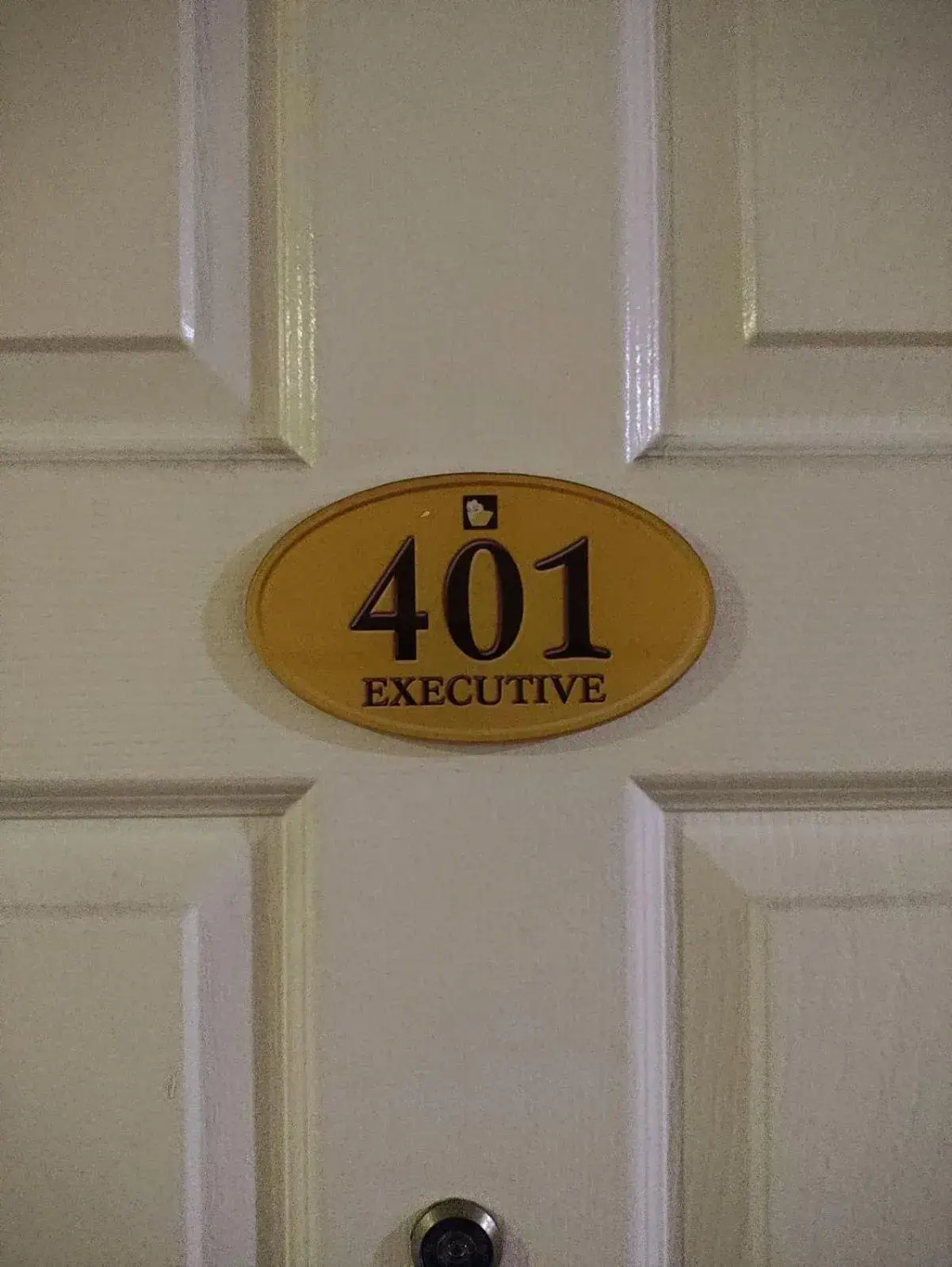 Text overlay in Hotel Sogo Recto Text overlay in Hotel Sogo Recto