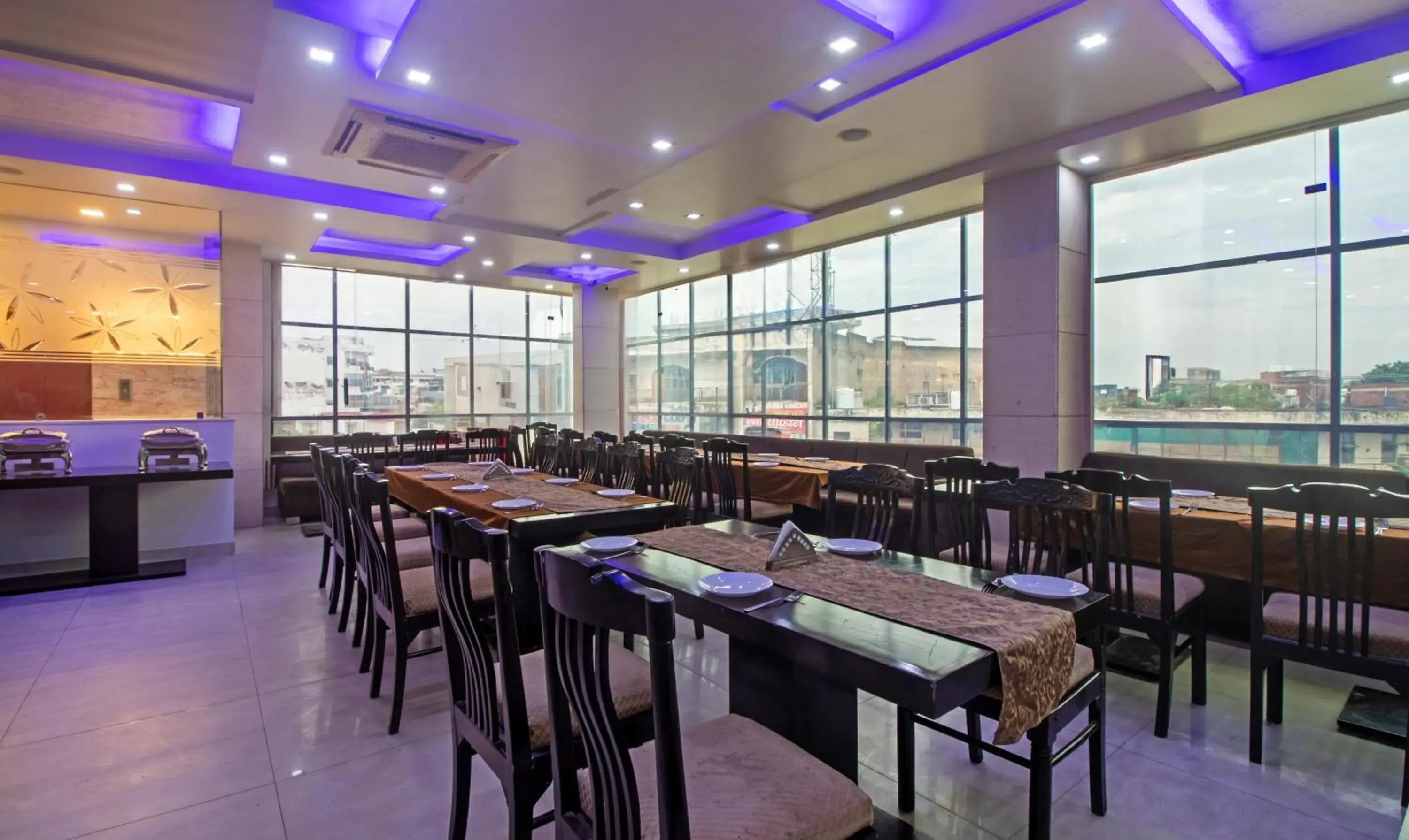 Restaurant/places to eat in Treebo Empire Red Carpet Restaurant/places to eat in Treebo Empire Red Carpet