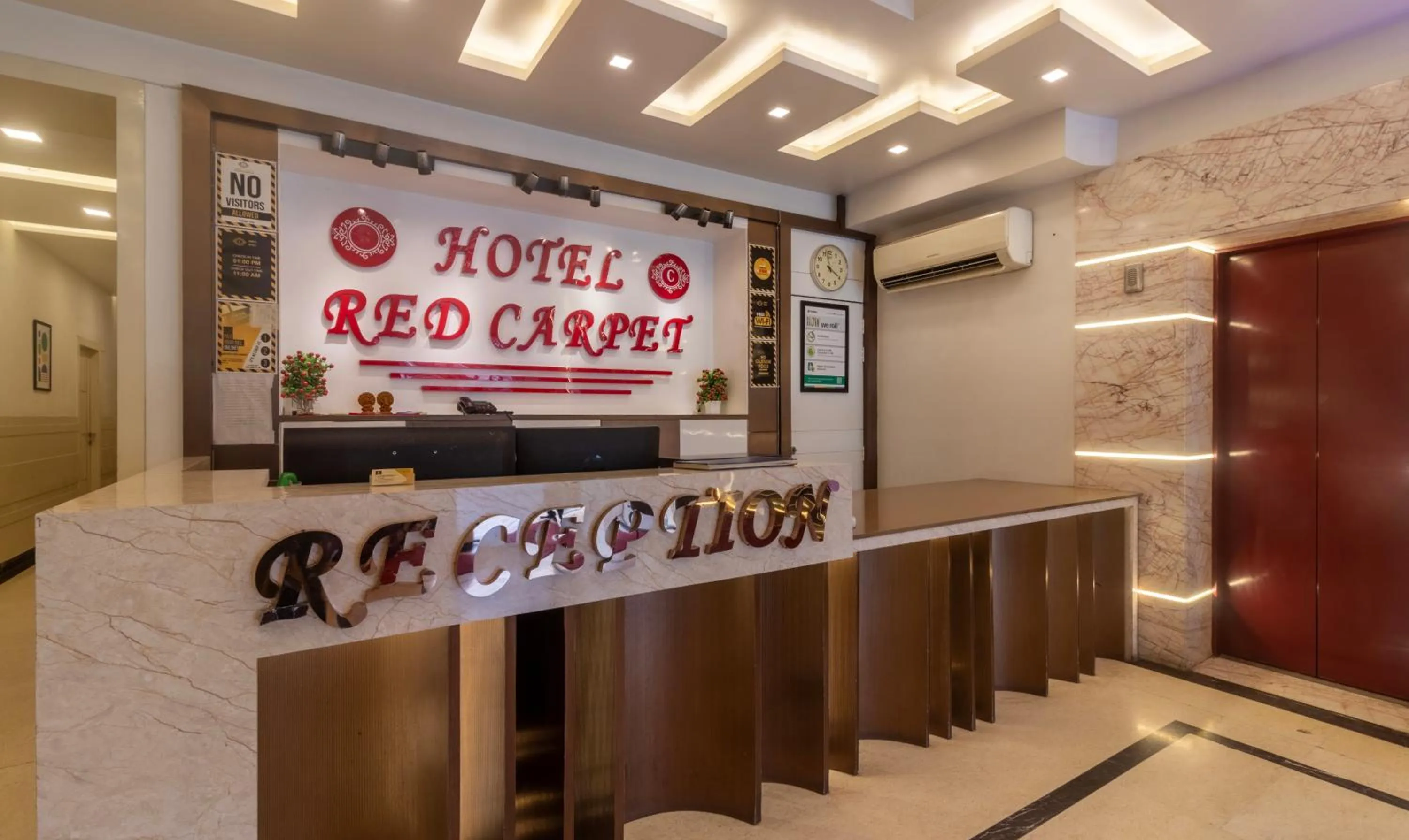Lobby or reception in Treebo Empire Red Carpet
