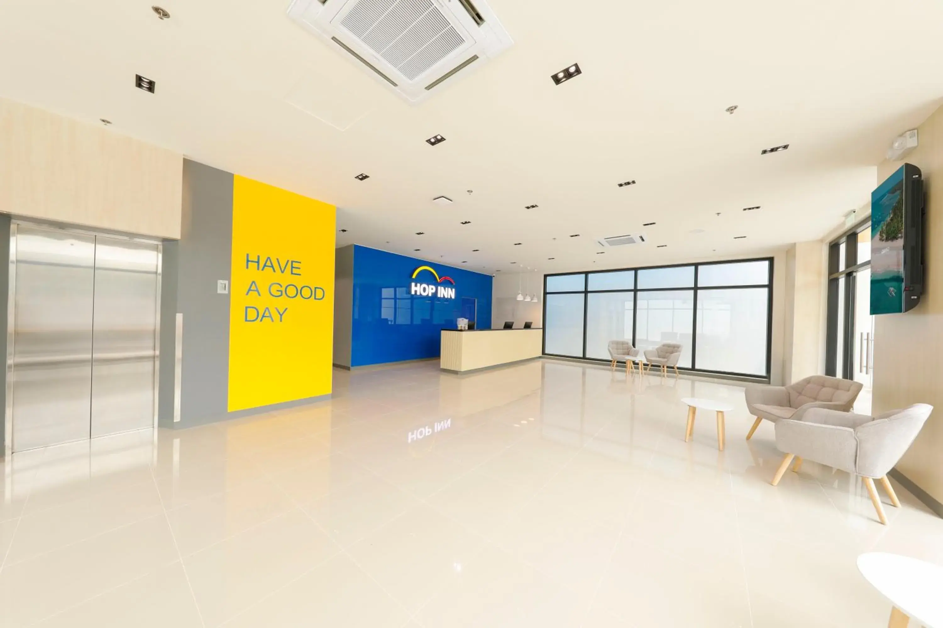 Lobby or reception in Hop Inn Hotel Davao Lobby or reception in Hop Inn Hotel Davao