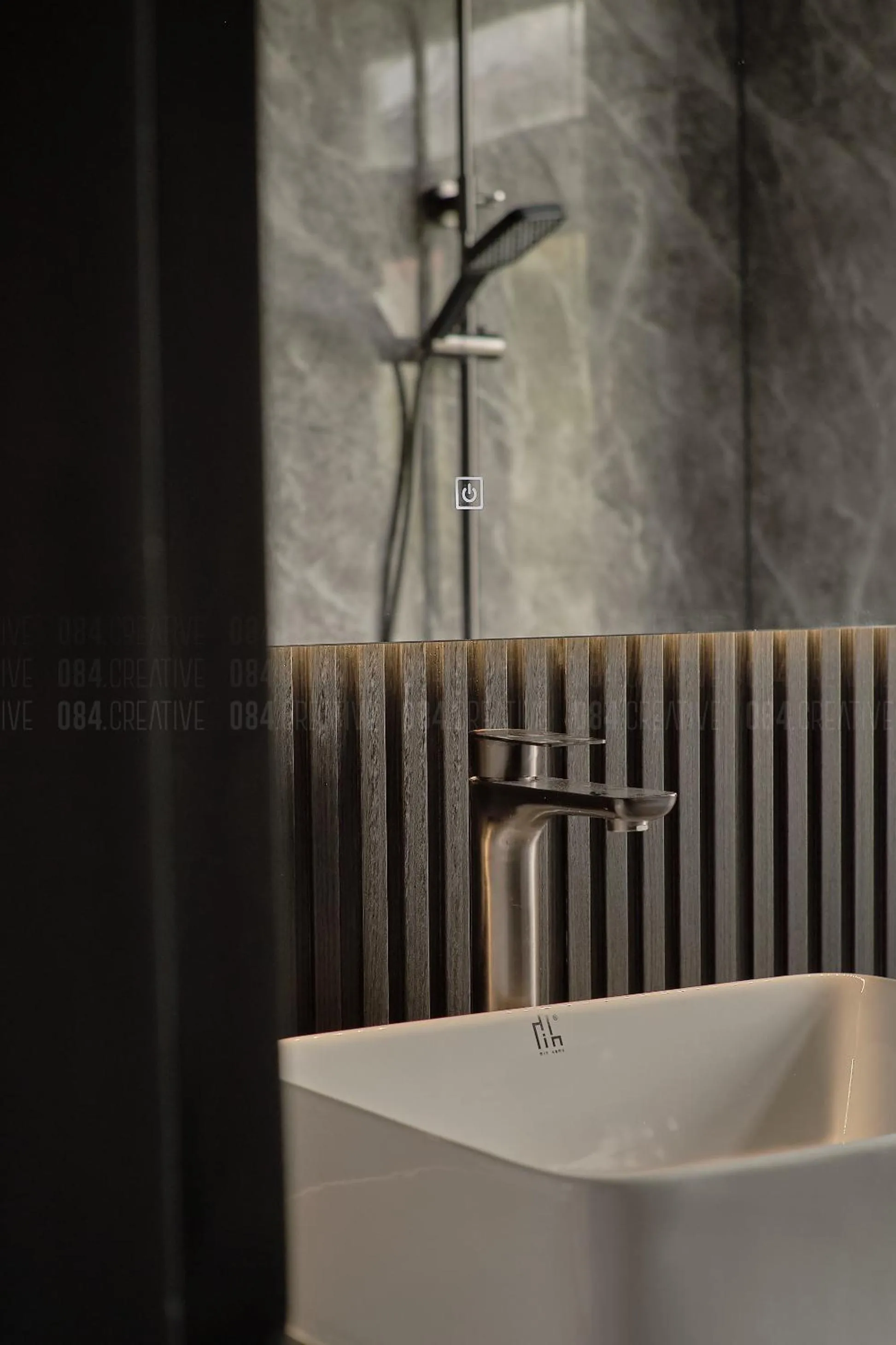 Shower in Simmi Signature Hotel & Apartment