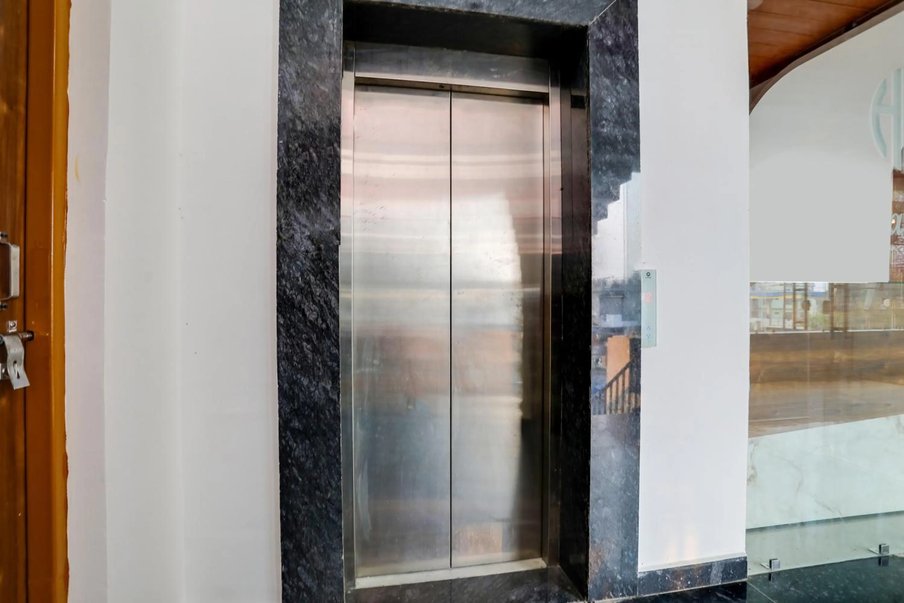 Lobby or reception in Super Townhouse Kathgharia Chowk