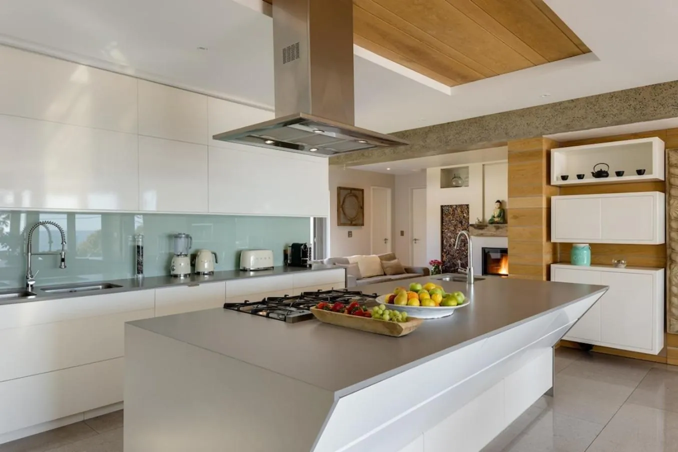 Element House - Contemporary and Upmarket Villa