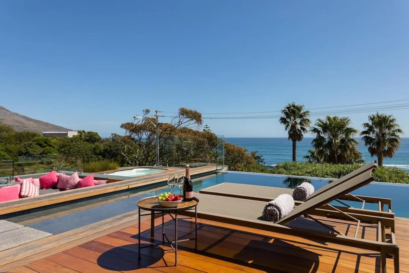 Element House - Contemporary and Upmarket Villa