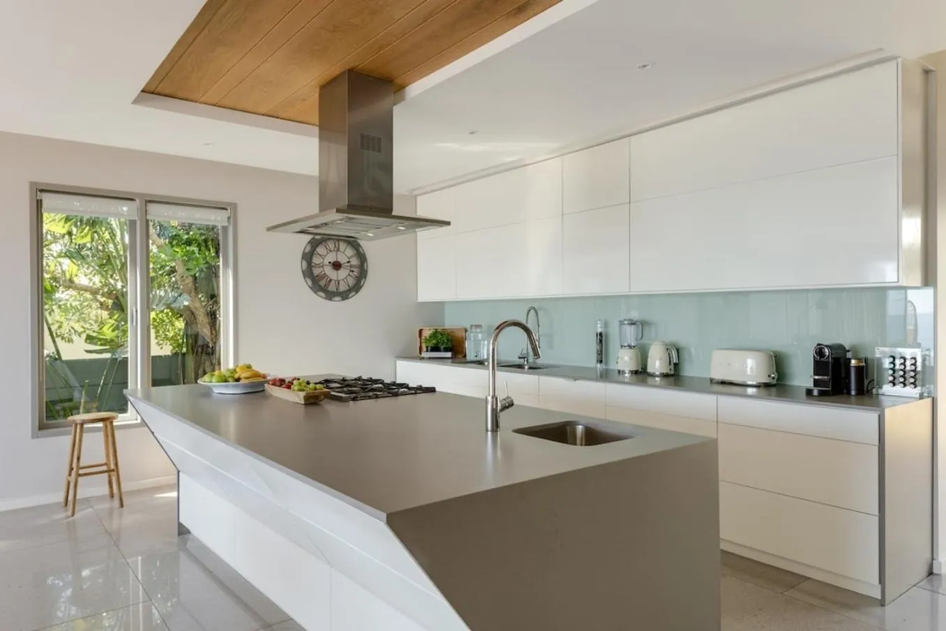 Element House - Contemporary and Upmarket Villa