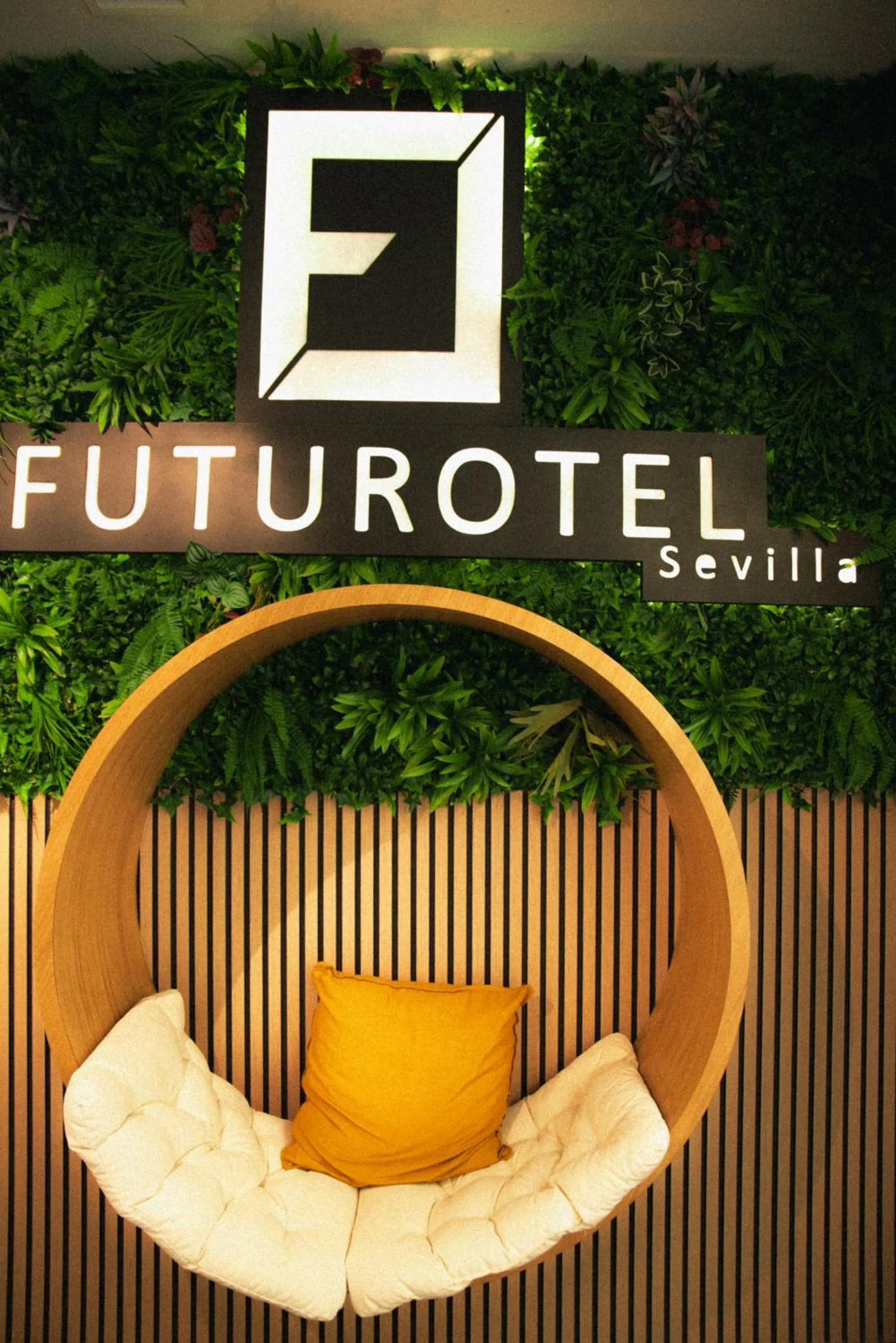 Logo/Certificate/Sign in Futurotel Sevilla