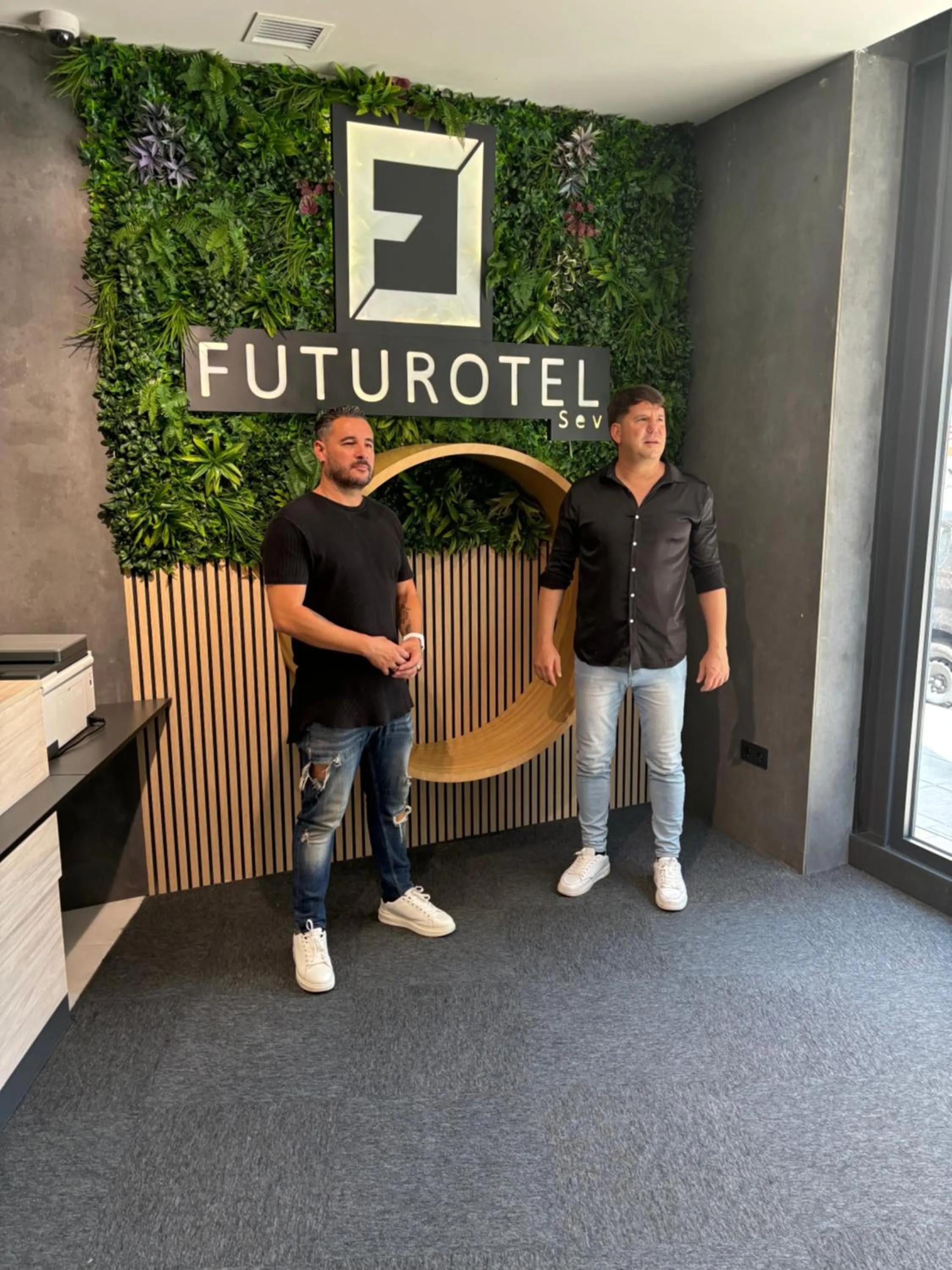 People in Futurotel Sevilla