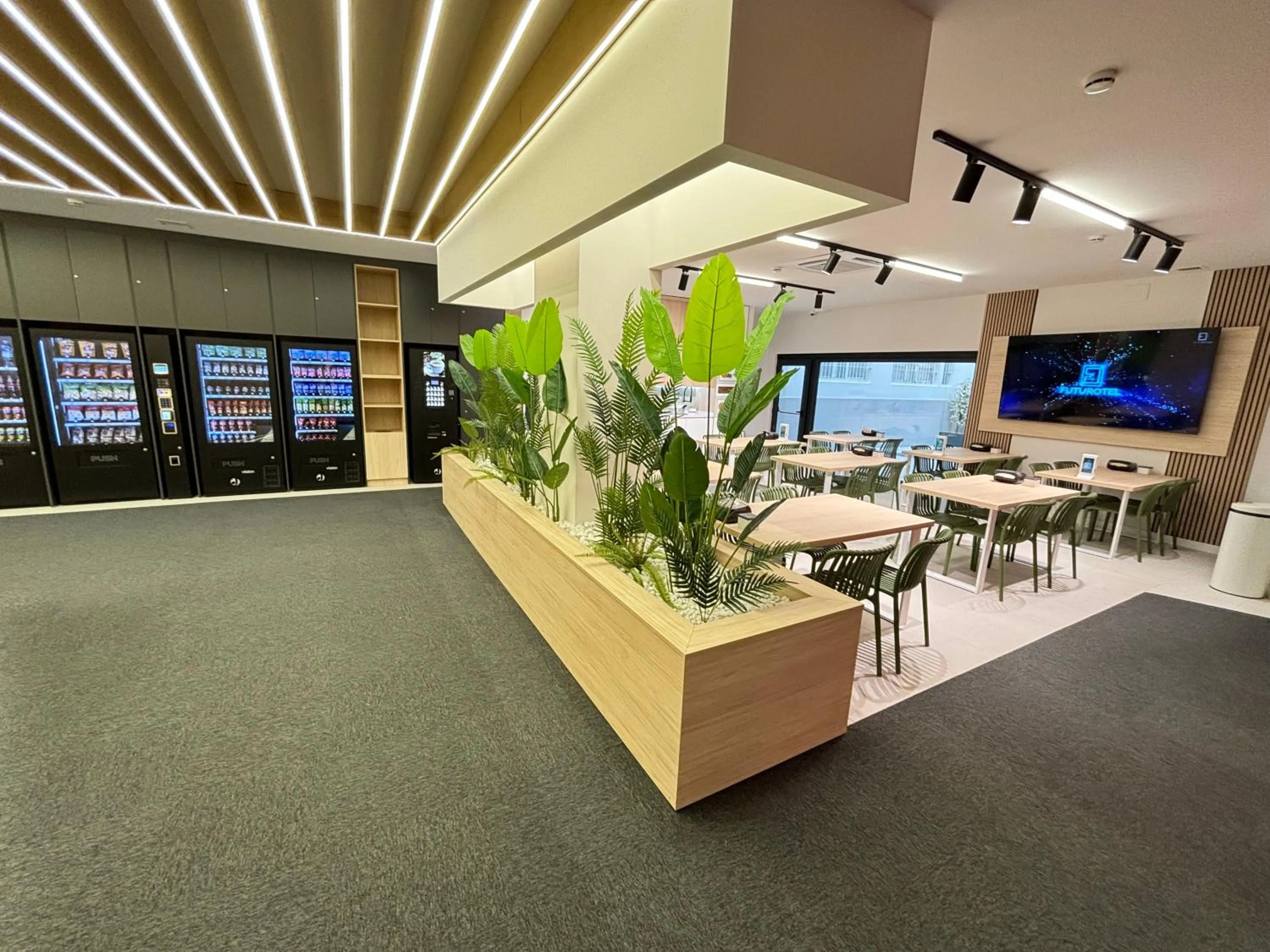 Communal lounge/ TV room in Futurotel Sevilla