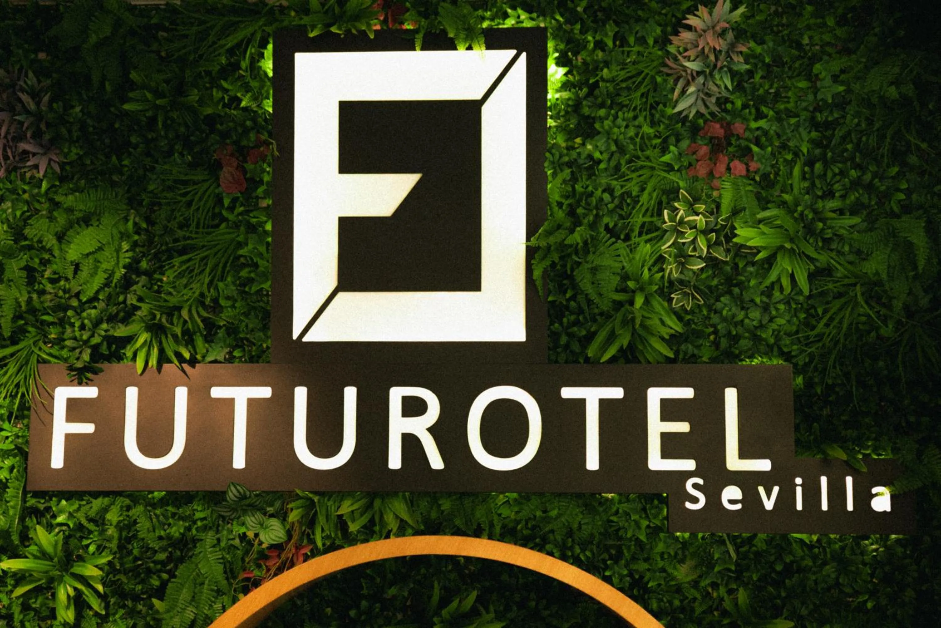 Logo/Certificate/Sign in Futurotel Sevilla