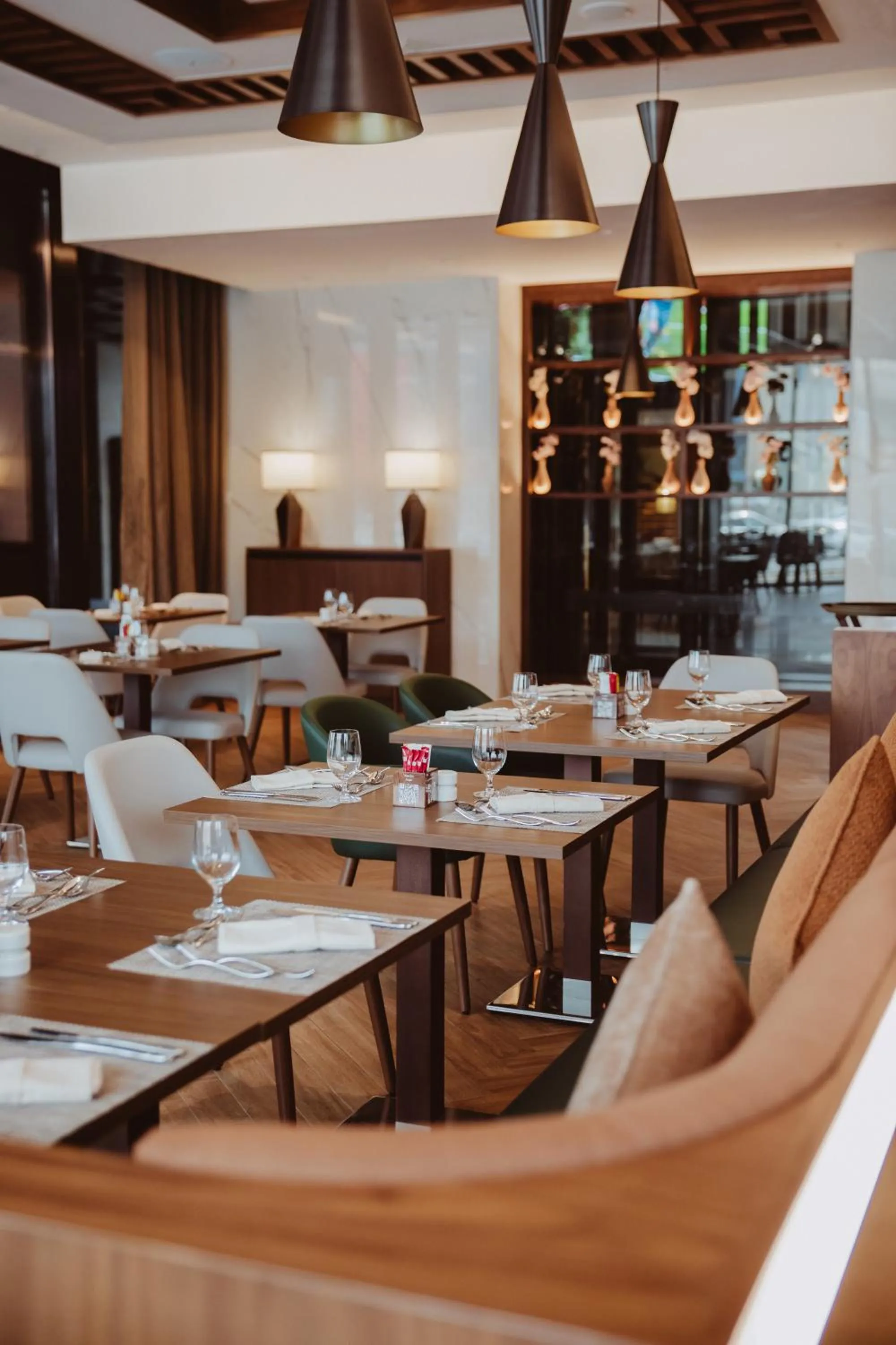 Restaurant/places to eat in Millennium Al Masar