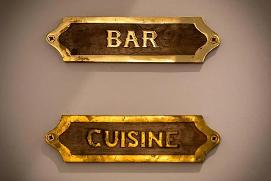 Decorative detail in Castletown Hotel