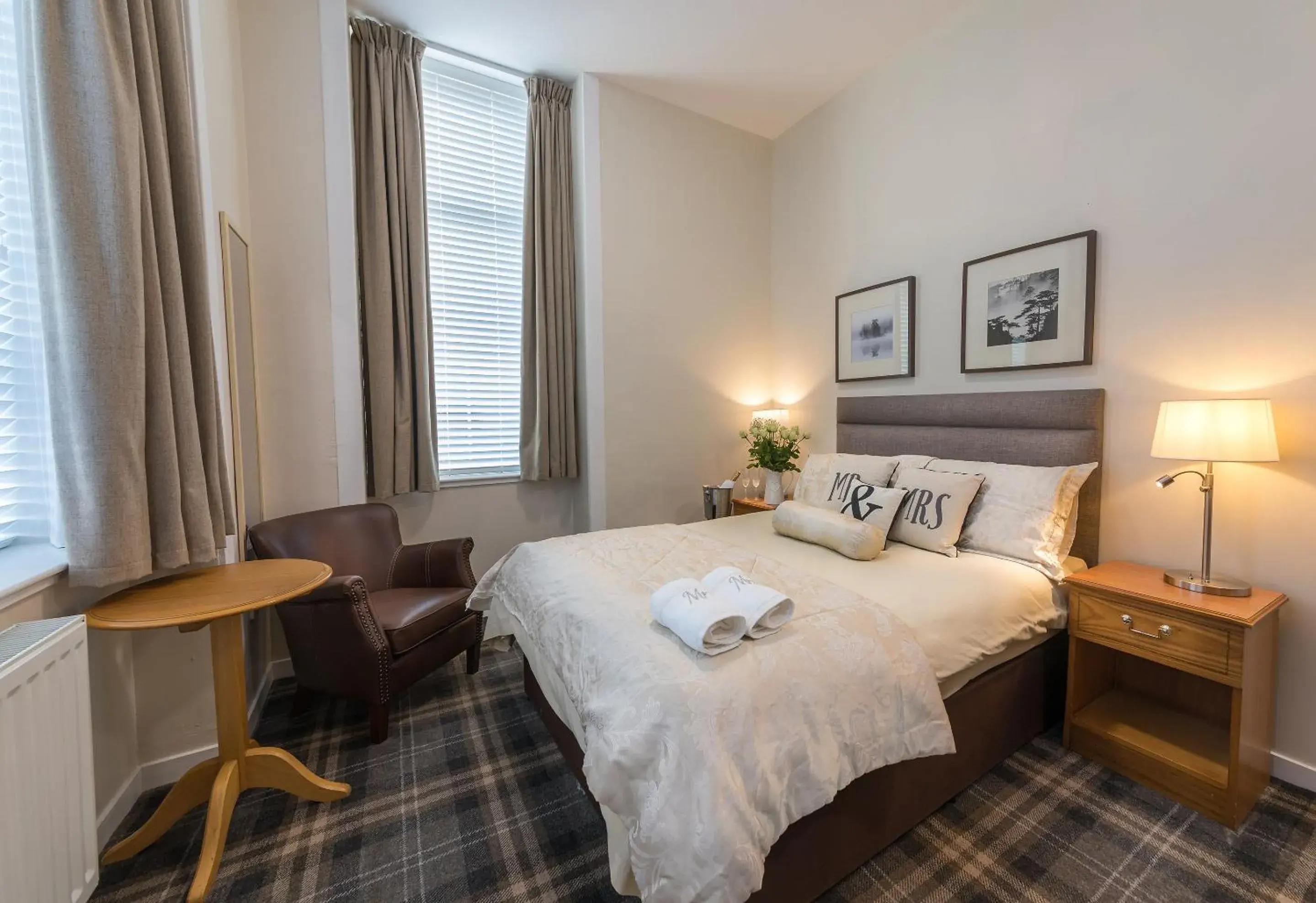 Bedroom, Bed in Castletown Hotel Bedroom, Bed in Castletown Hotel