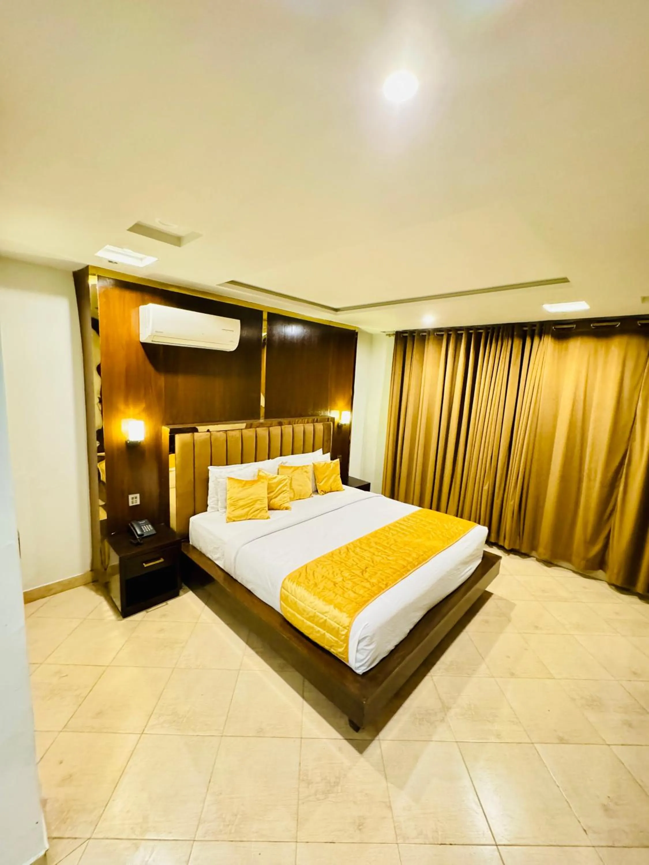Bed in Bling International Hotel Multan