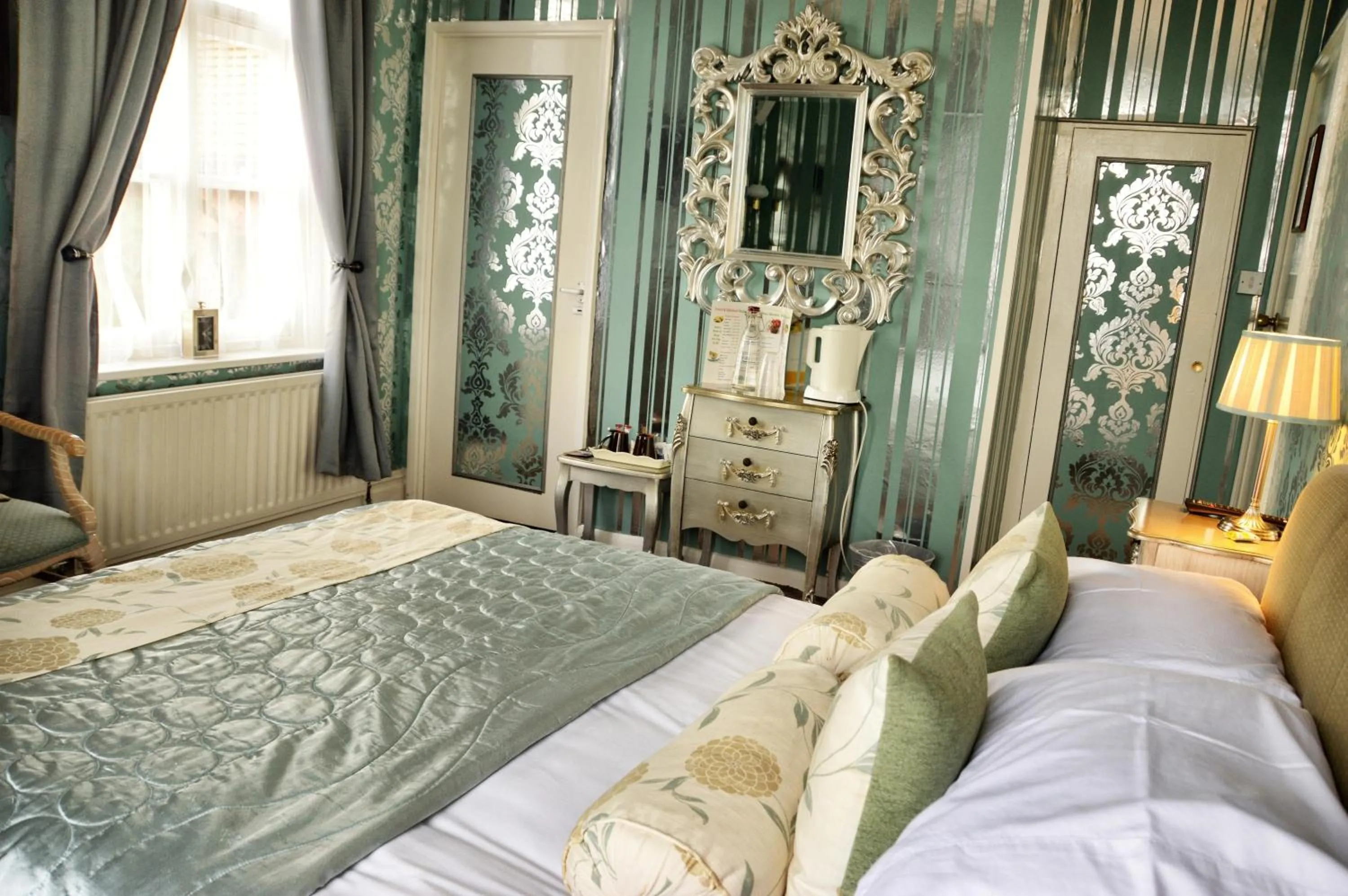 Superior Double Room in The Hotel Commodore