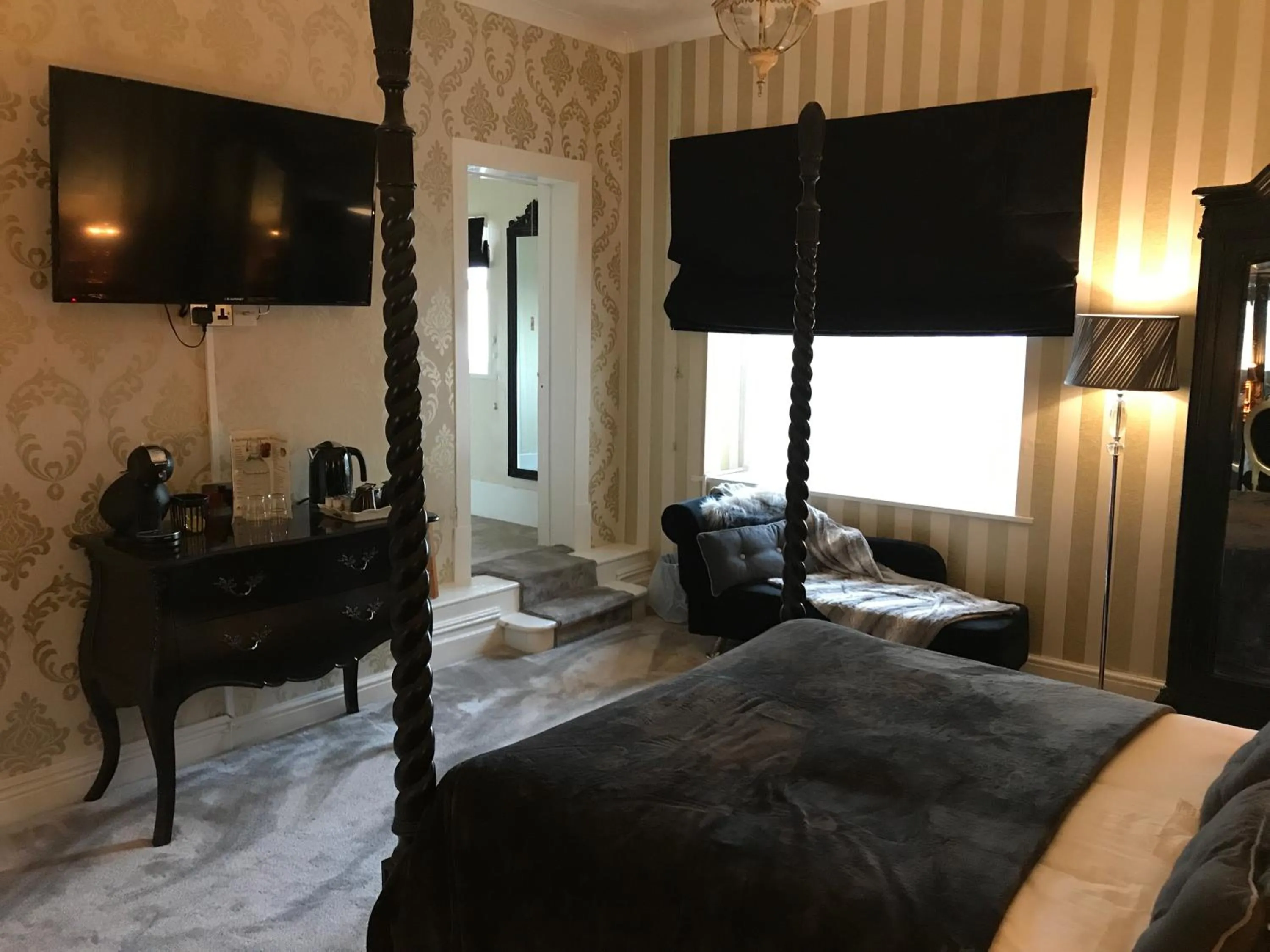 Bridal Suite in The Hotel Commodore