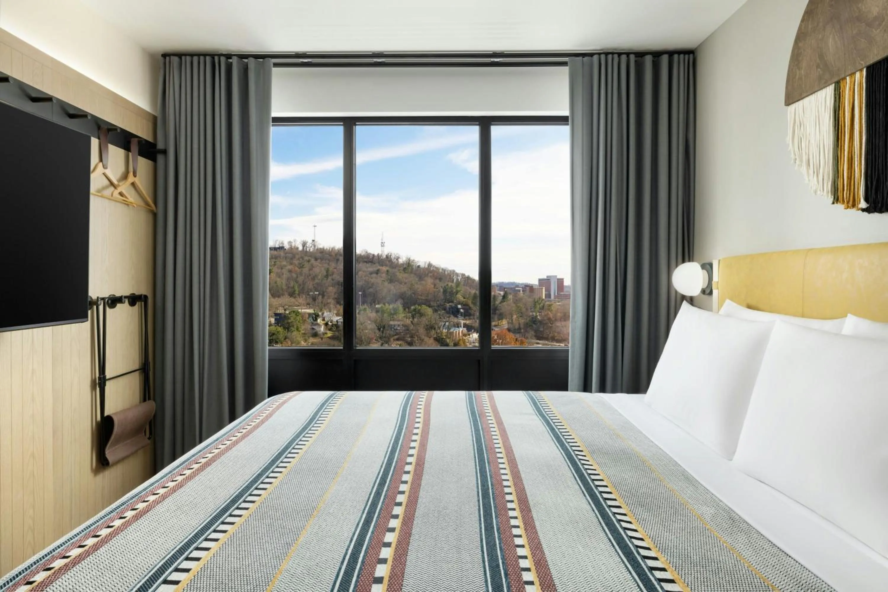 Photo of the whole room, Bed in Moxy Asheville