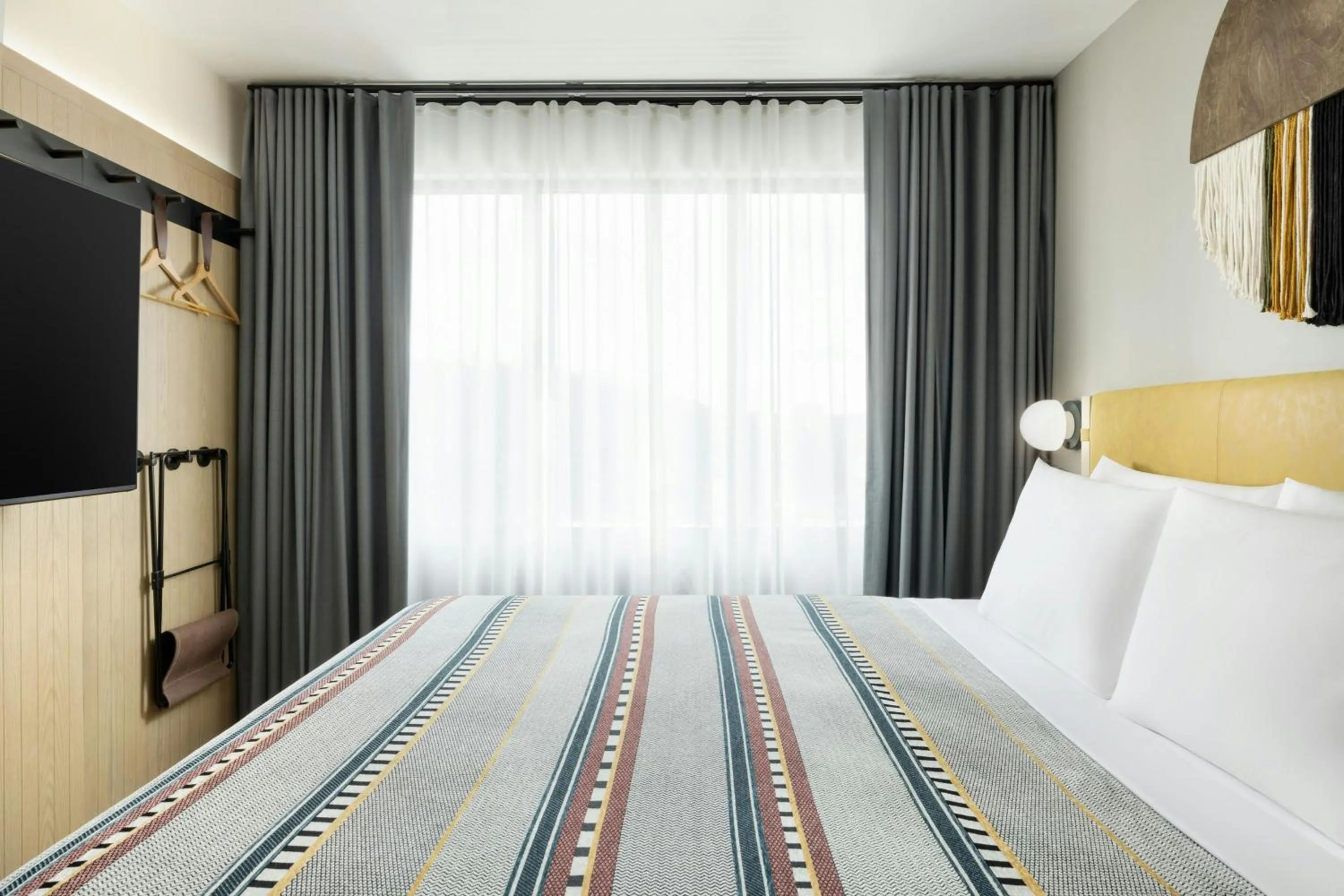 Photo of the whole room, Bed in Moxy Asheville