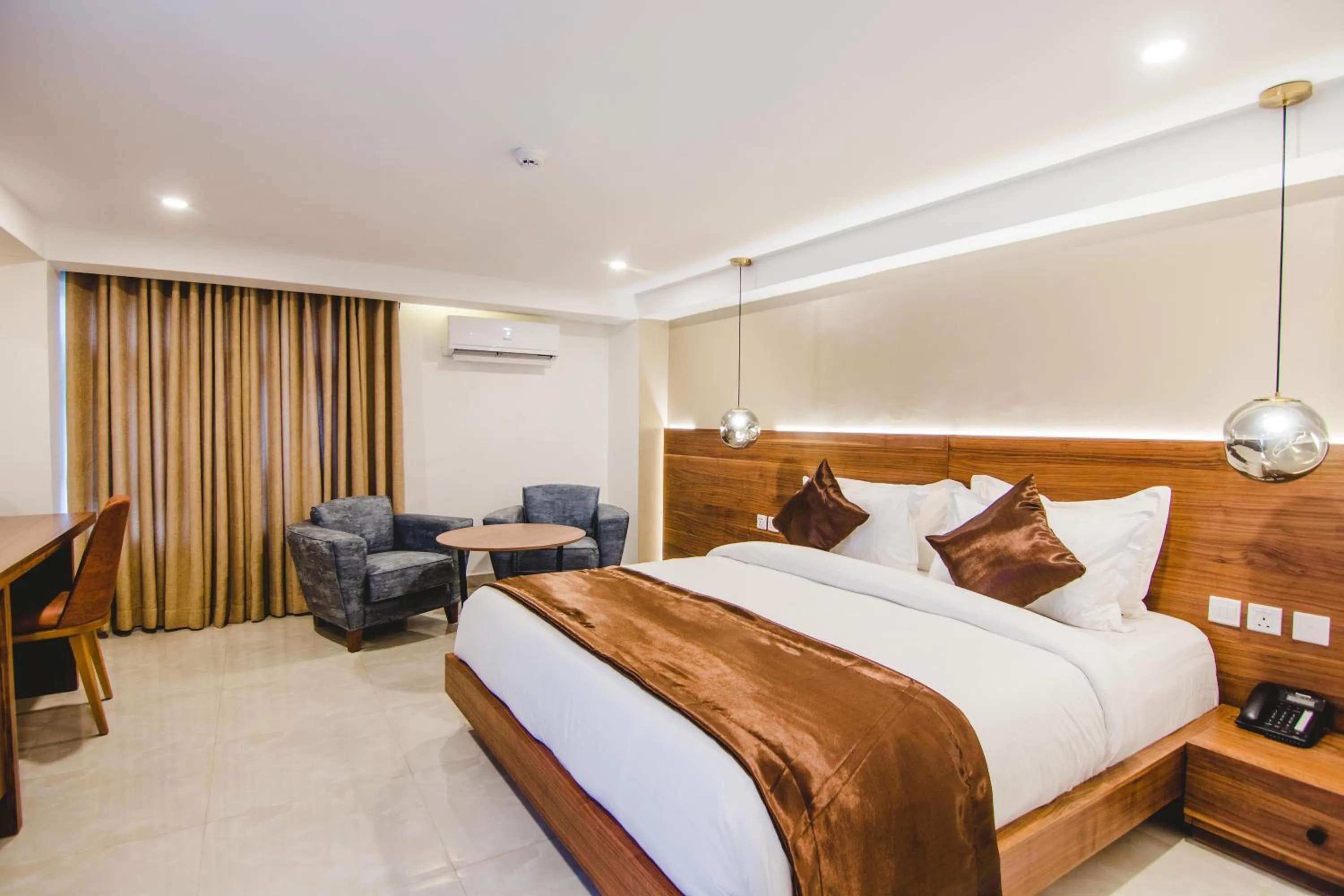 Bed in BON Hotel Imperial