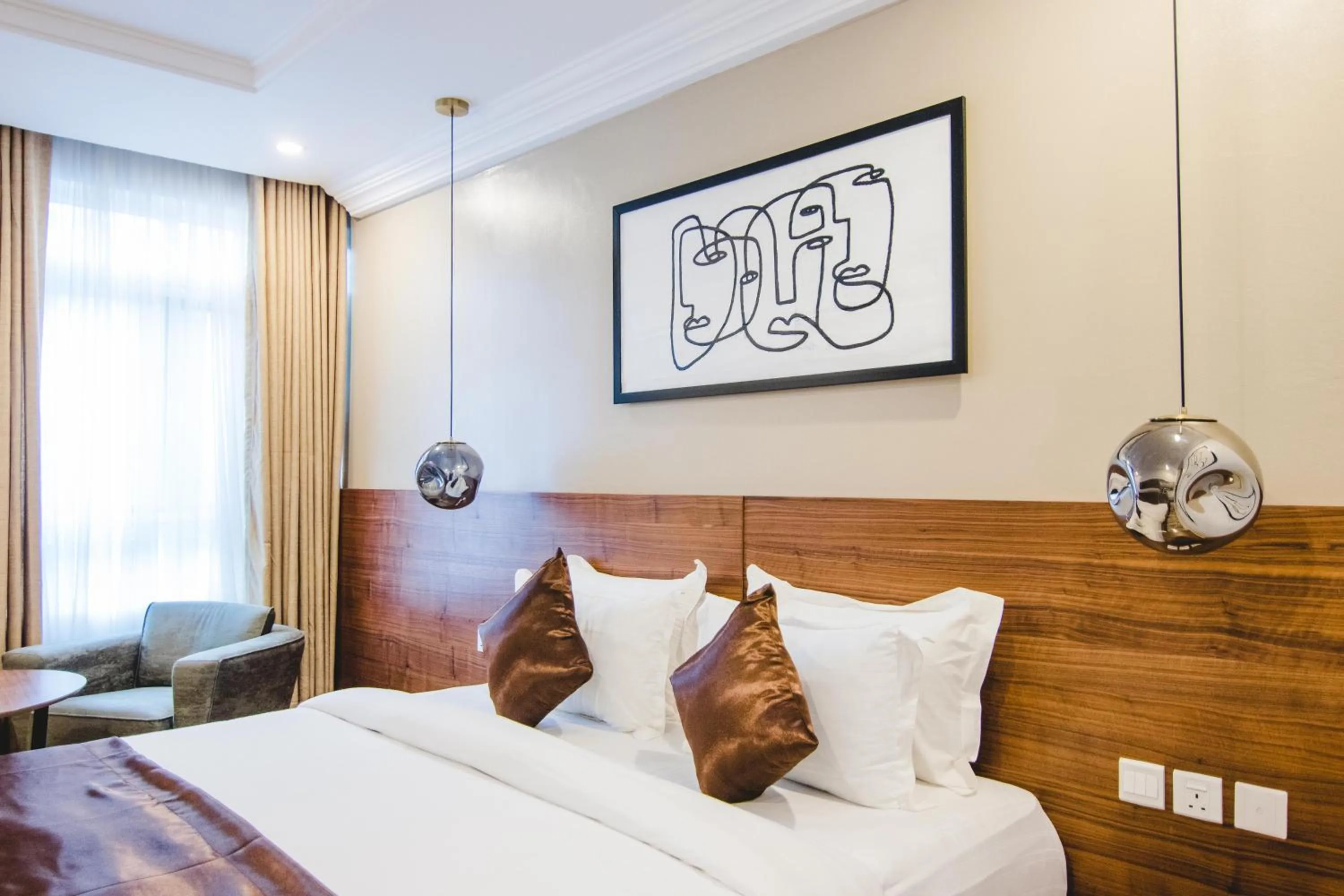 Bed in BON Hotel Imperial