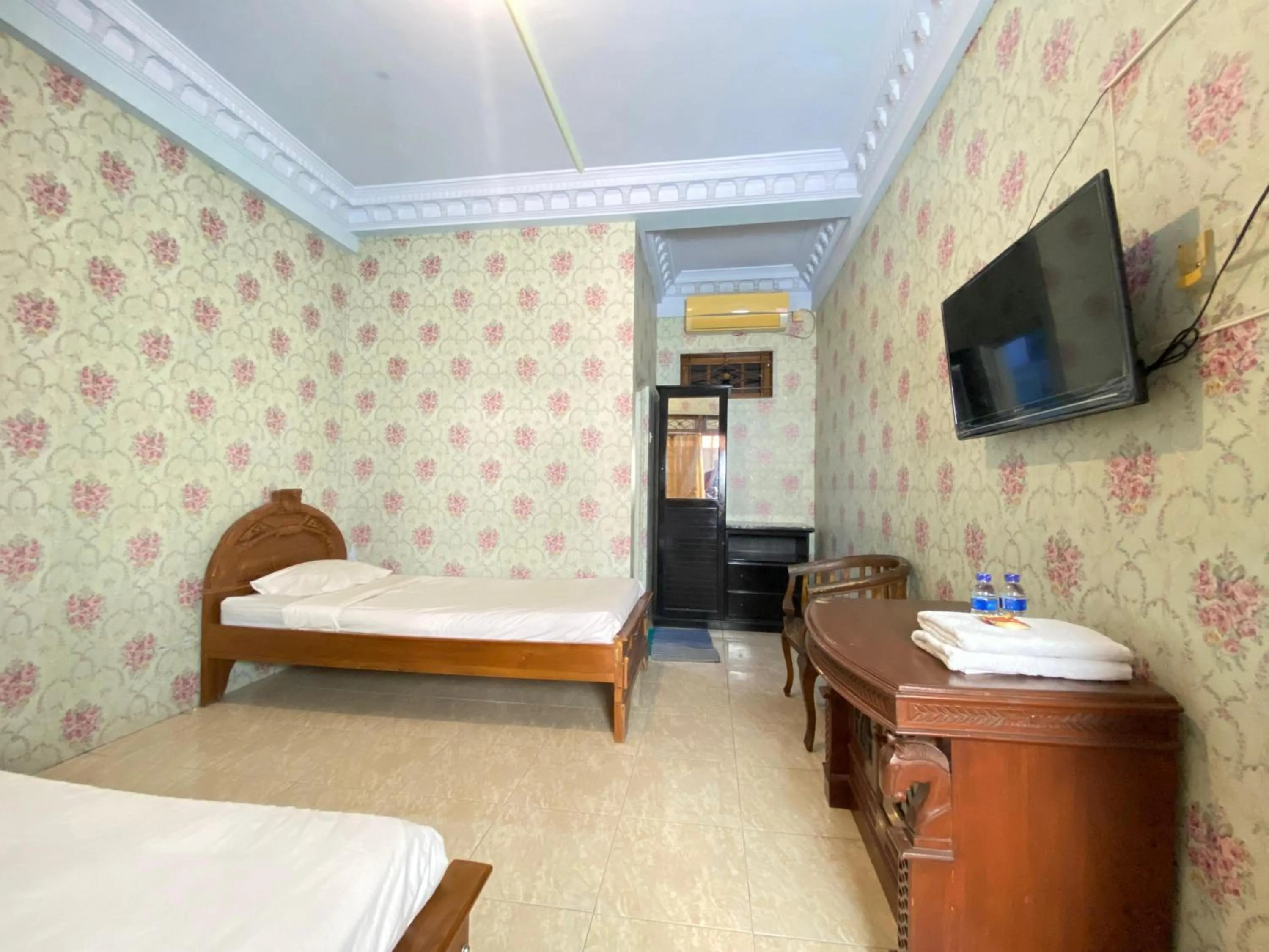 Bedroom, Bed in New Wijaya Hotel