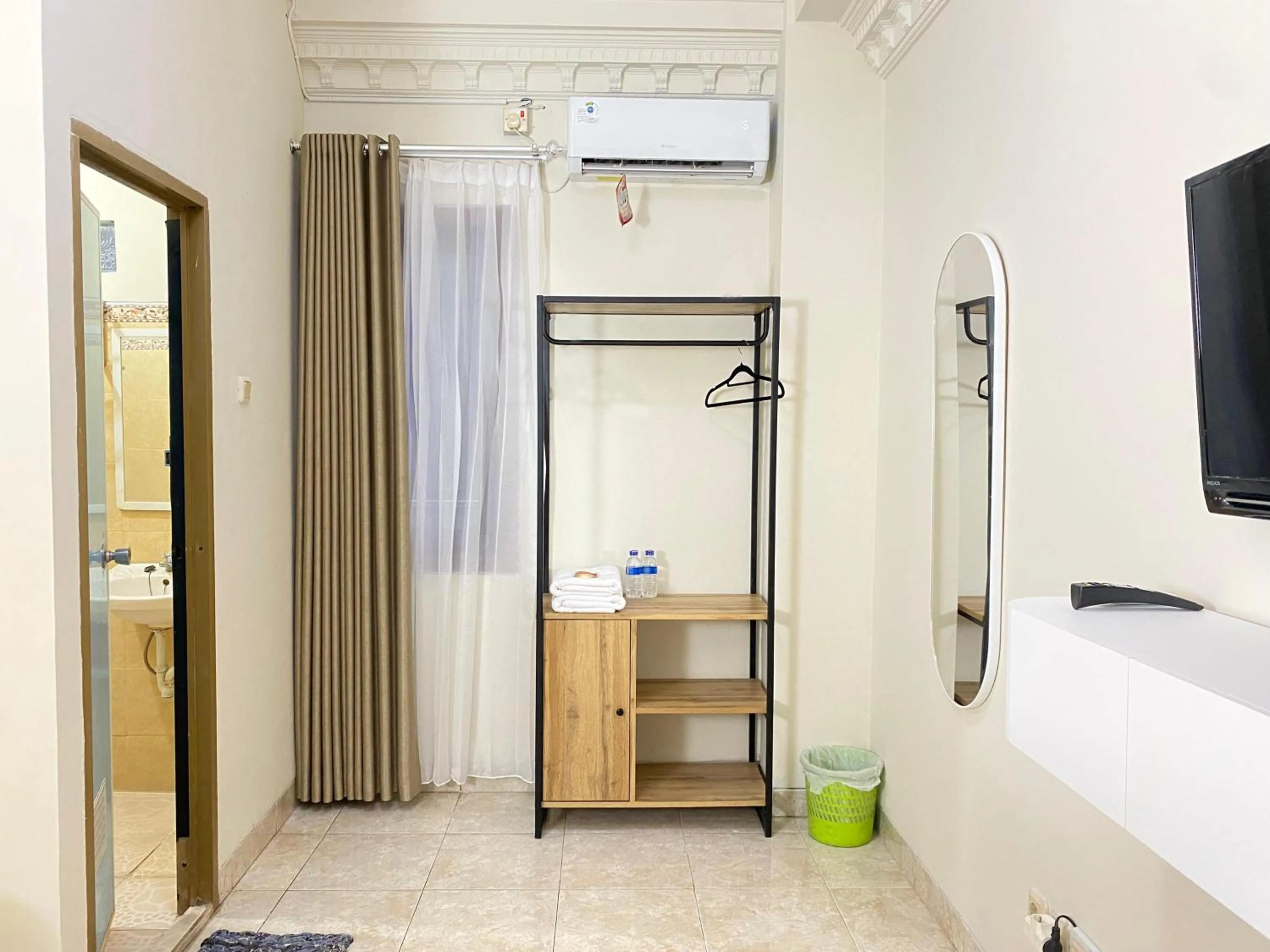 Bedroom, Bed in New Wijaya Hotel