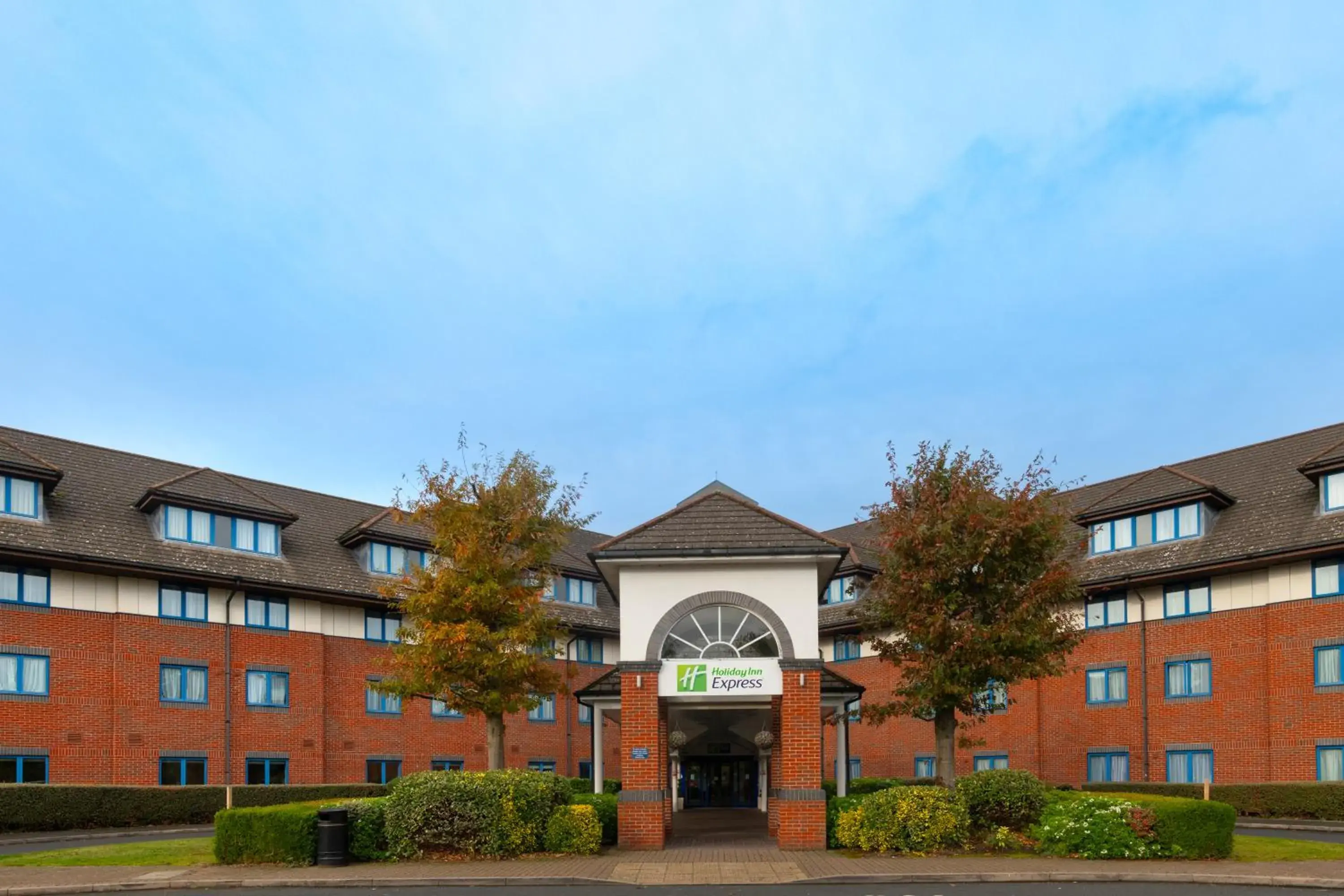 Property building in Holiday Inn Express Birmingham Airport NEC by IHG Property building in Holiday Inn Express Birmingham Airport NEC by IHG