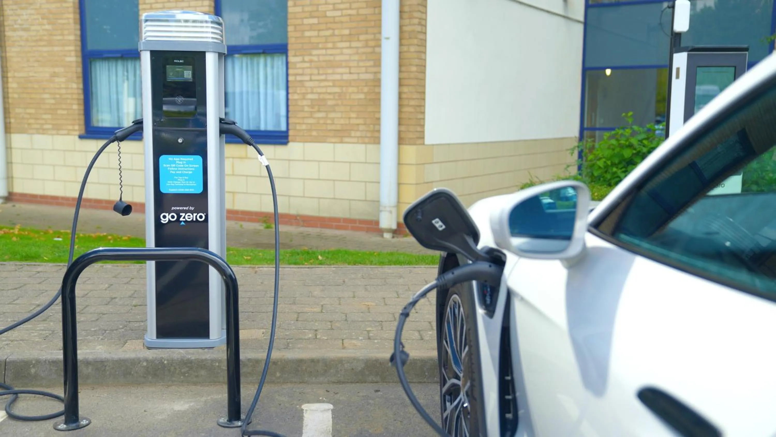 Parking in Holiday Inn Express Birmingham Airport NEC by IHG