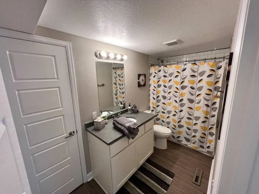 Spacious Westminster 2bd/1ba