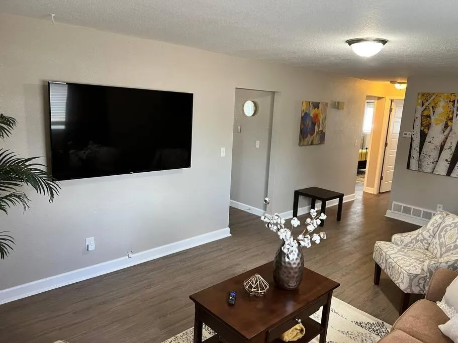 Spacious Westminster 2bd/1ba