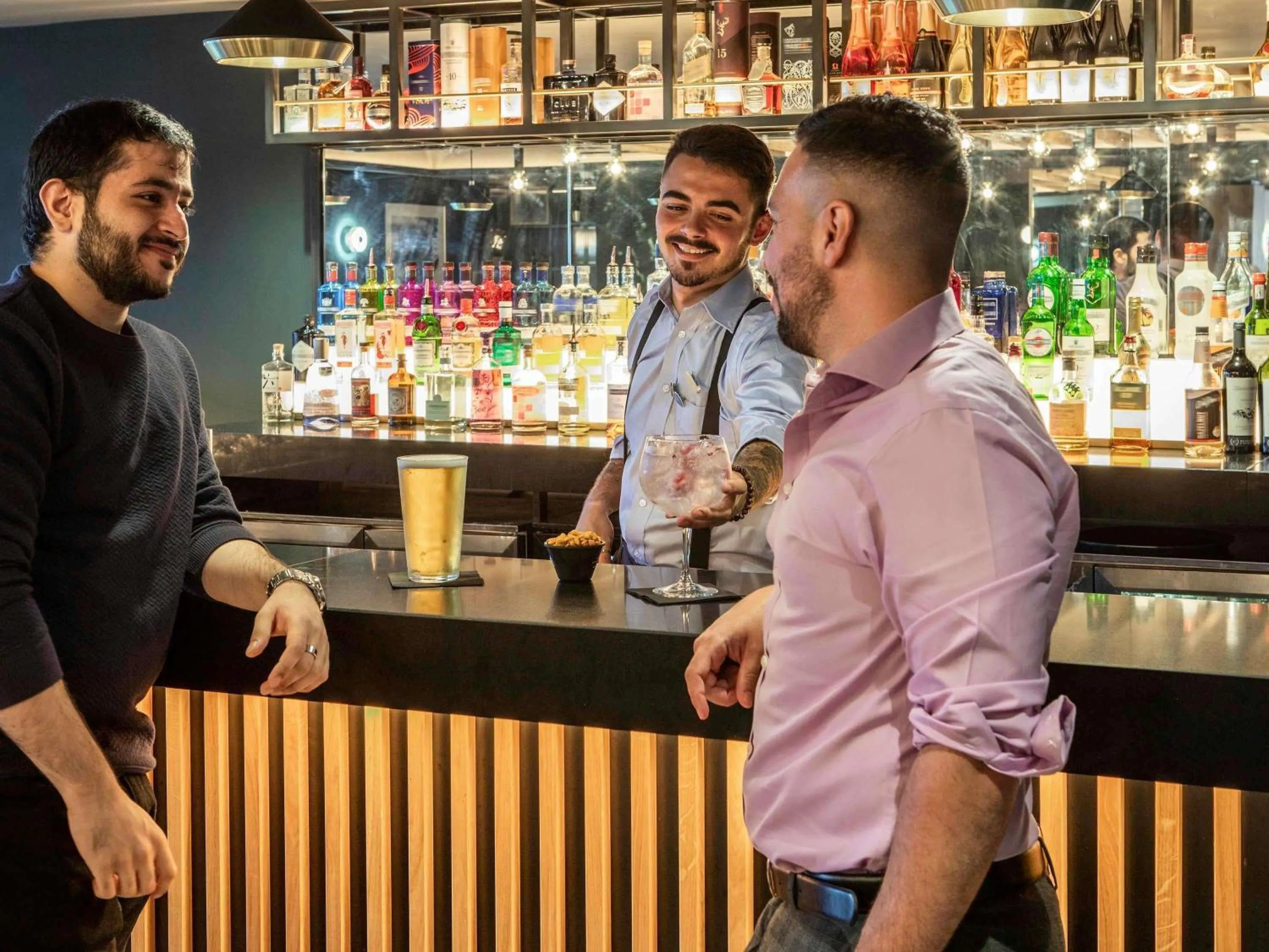 Lounge or bar in Novotel Birmingham Airport Terminal Building - NEC