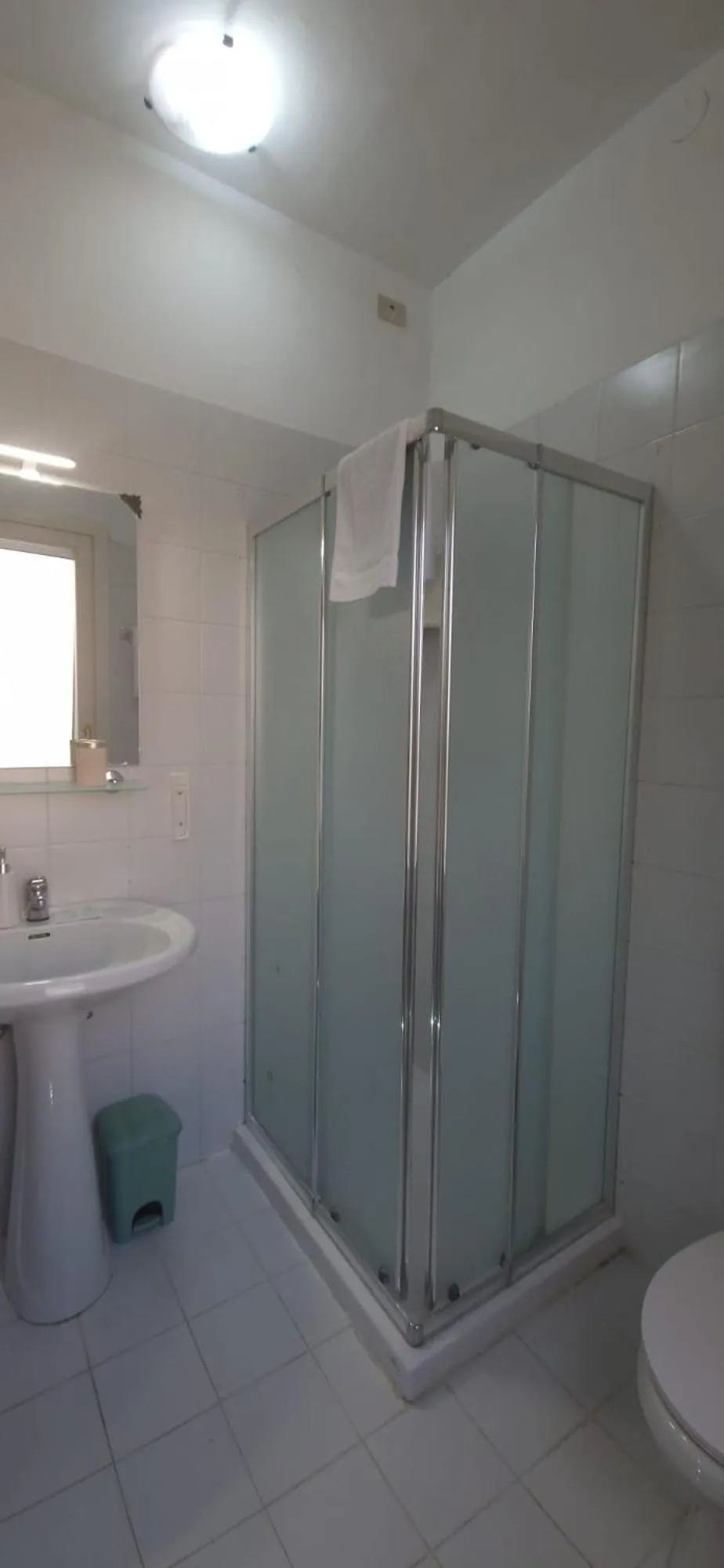 Shower in Hotel Tito