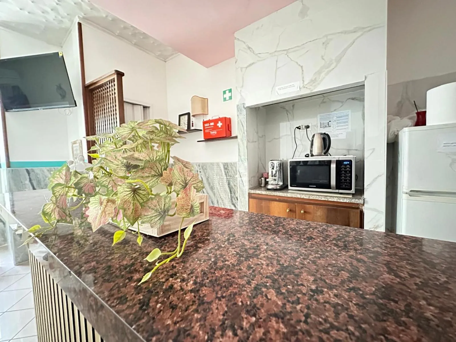 Coffee/tea facilities in Hotel Tito