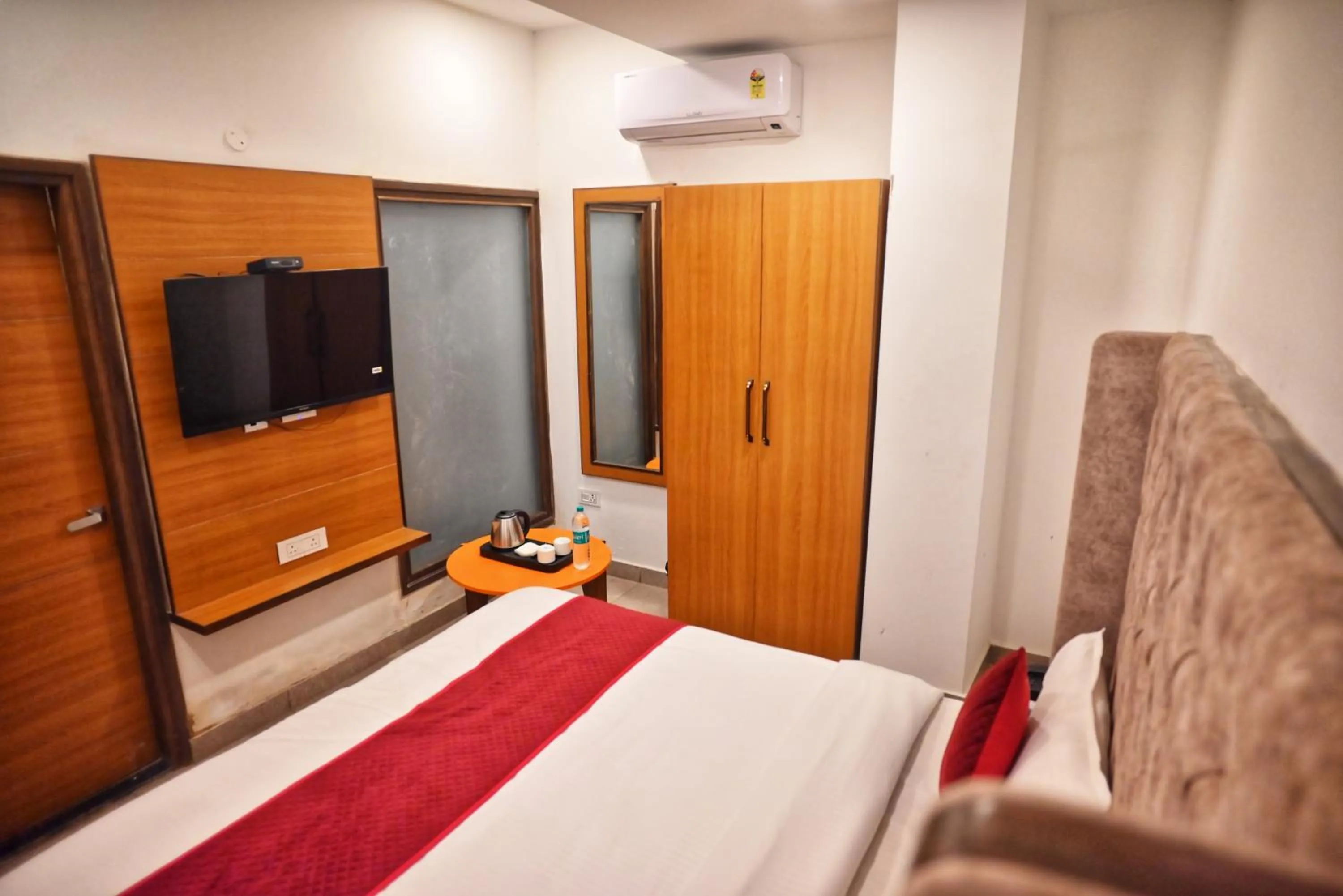 View (from property/room), Bed in Hotel Lake View - Near Sukhna Lake