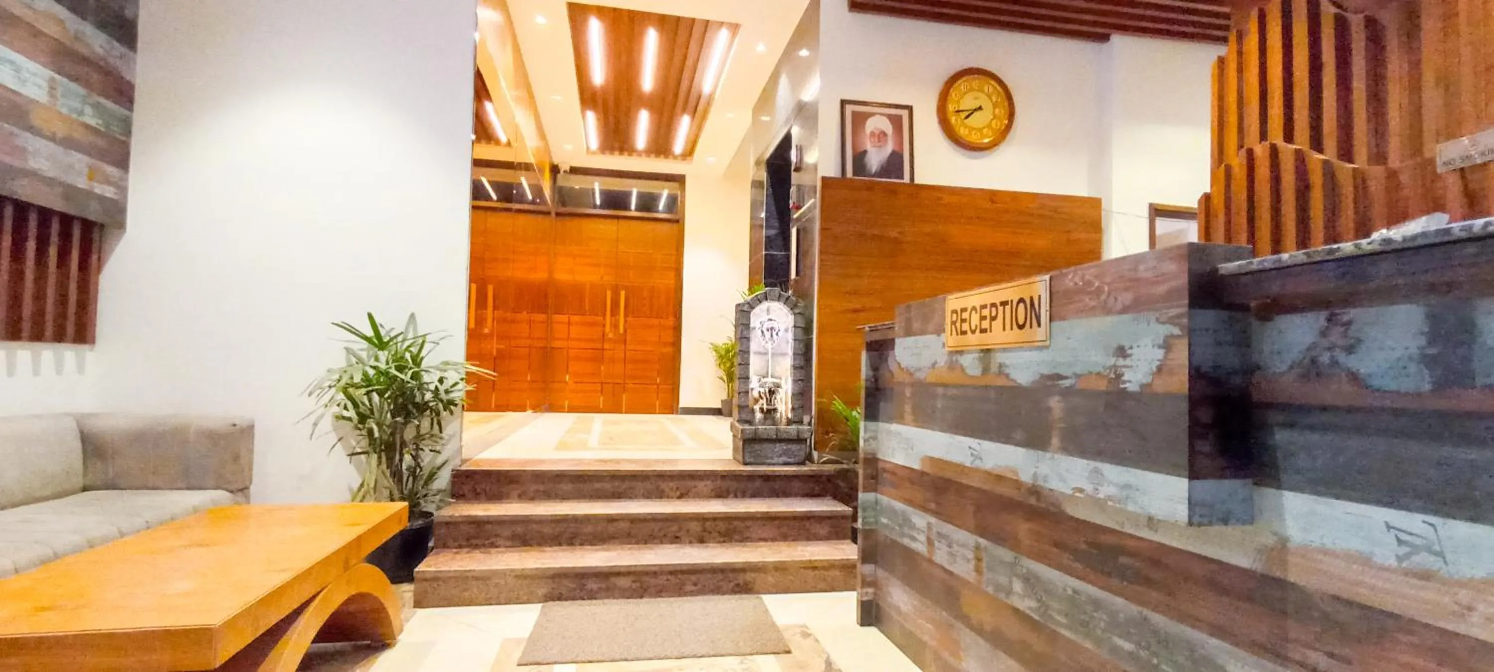 Lobby or reception in Hotel Lake View - Near Sukhna Lake