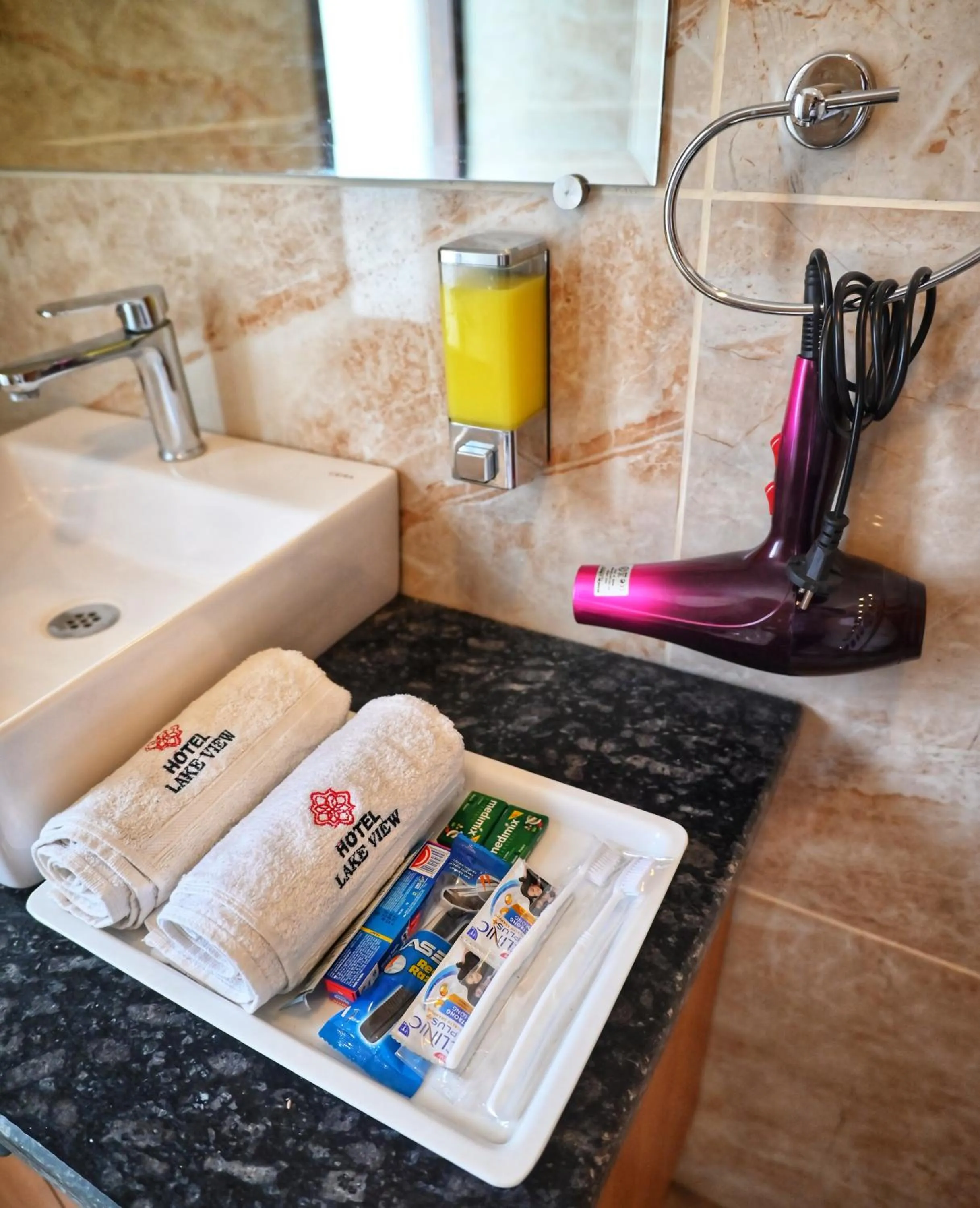 Bathroom in Hotel Lake View - Near Sukhna Lake