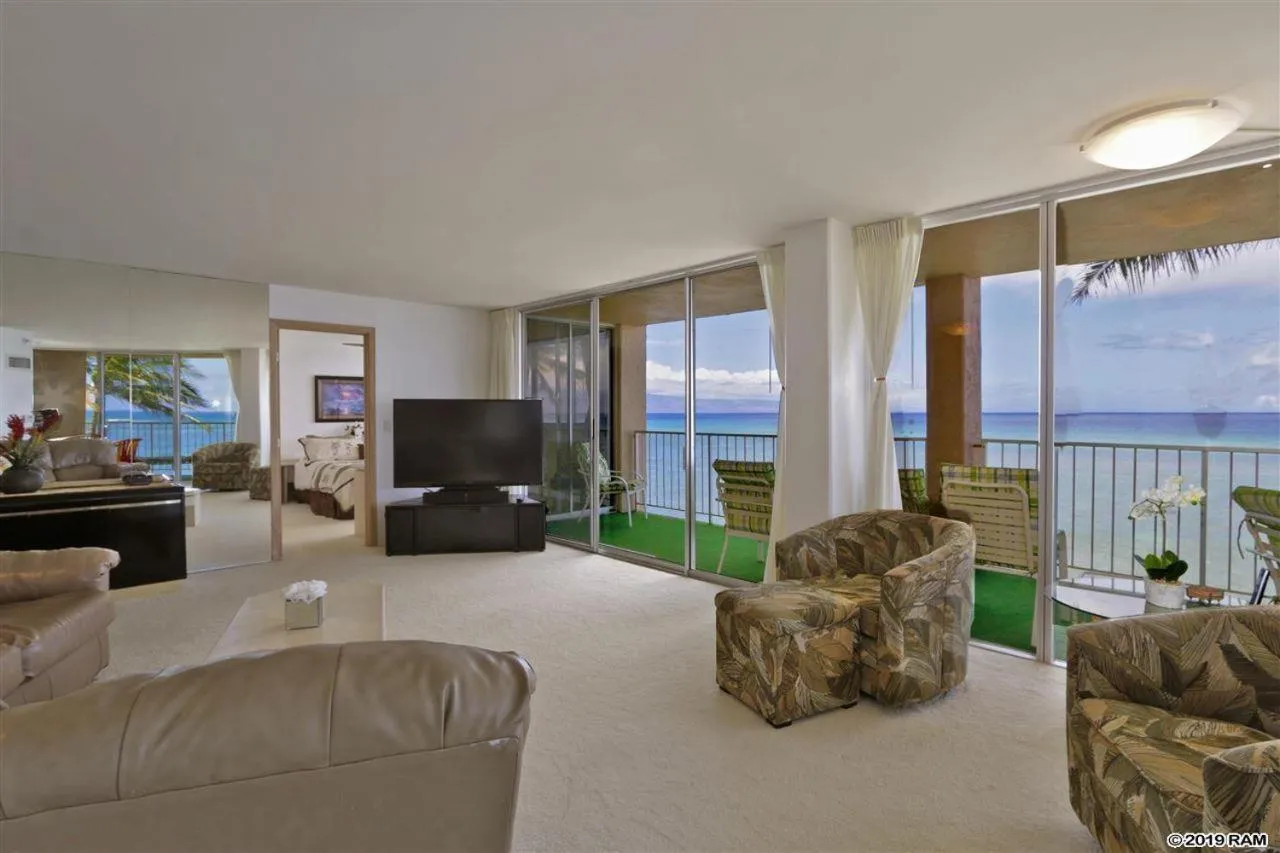 Property building in Royal Kahana