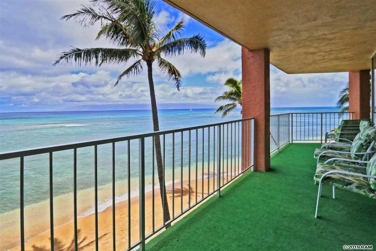 Property building in Royal Kahana