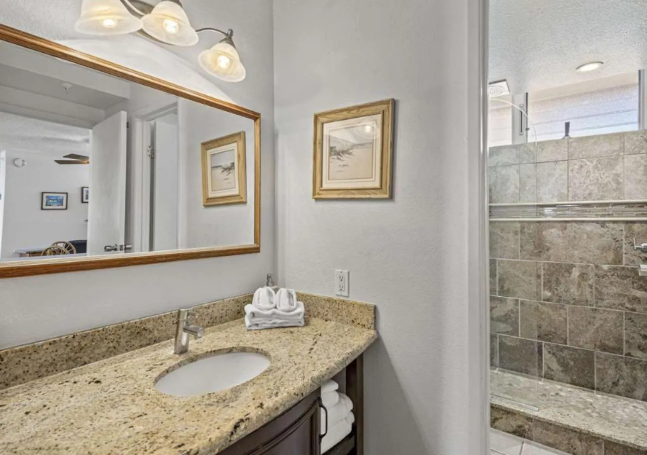 Shower in Royal Kahana