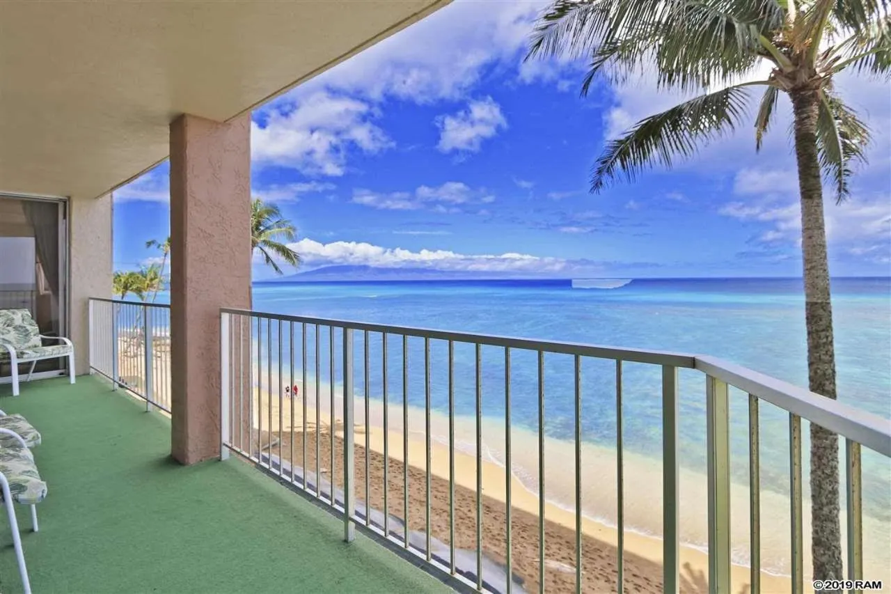 Property building in Royal Kahana