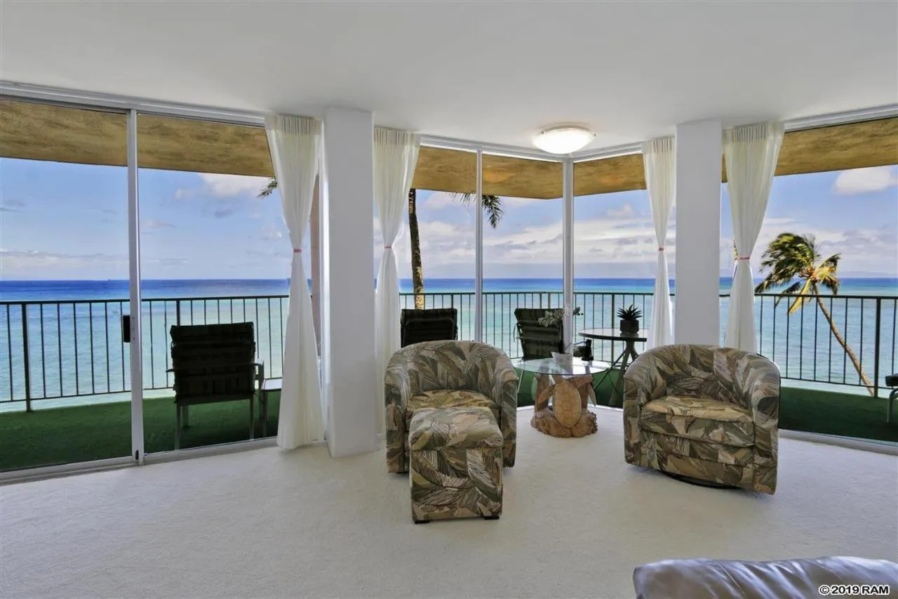 Property building in Royal Kahana