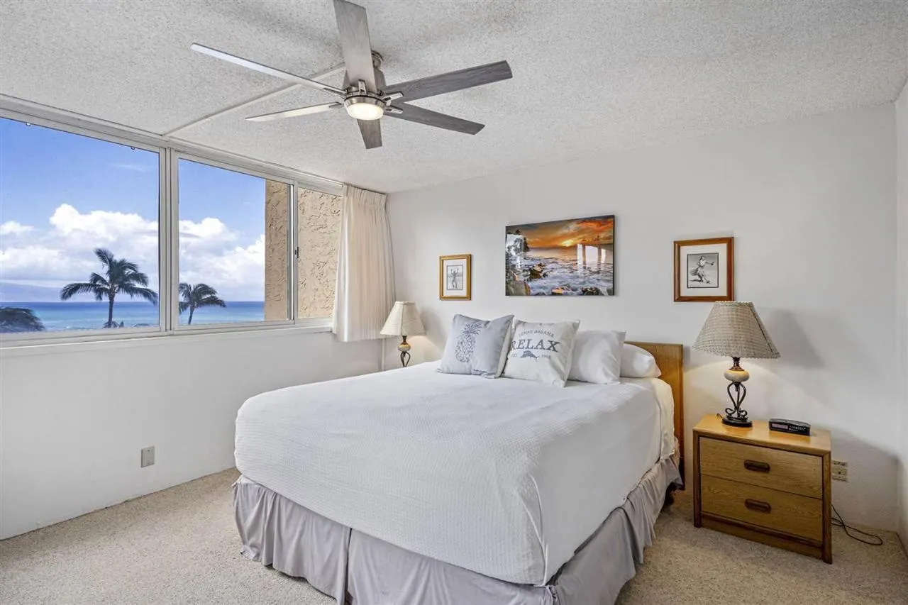 Property building, Bed in Royal Kahana