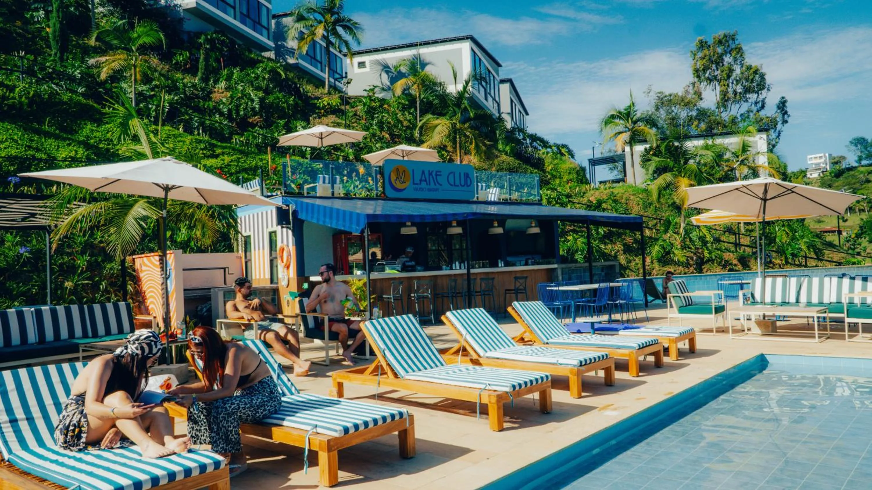 Patio in Viajero Guatapé Hostel & Lake Club