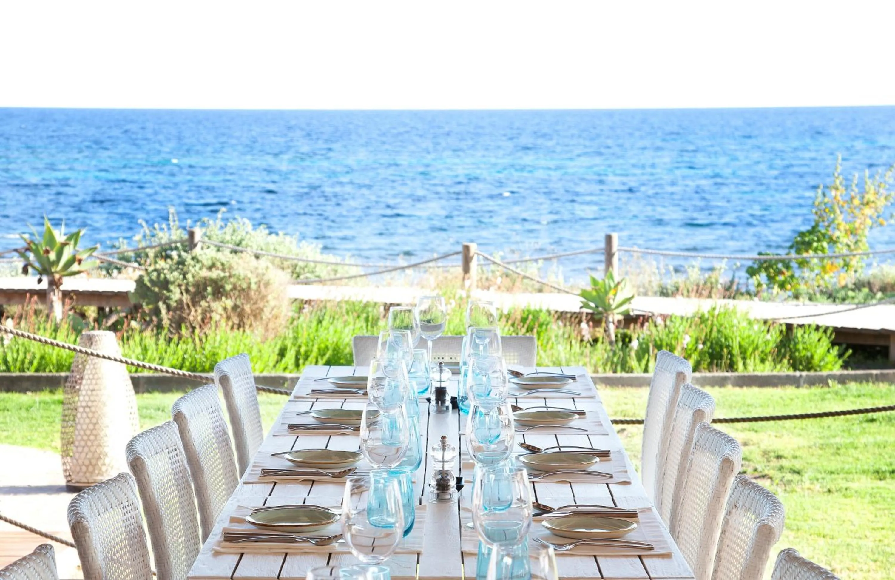 Restaurant/places to eat in Gecko Hotel & Beach Club