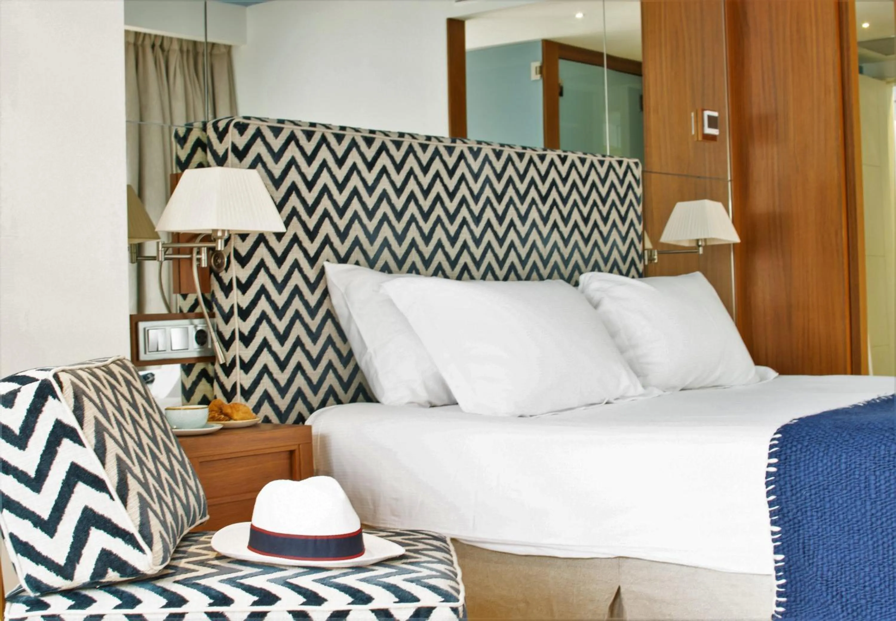 Bedroom, Bed in Gecko Hotel & Beach Club