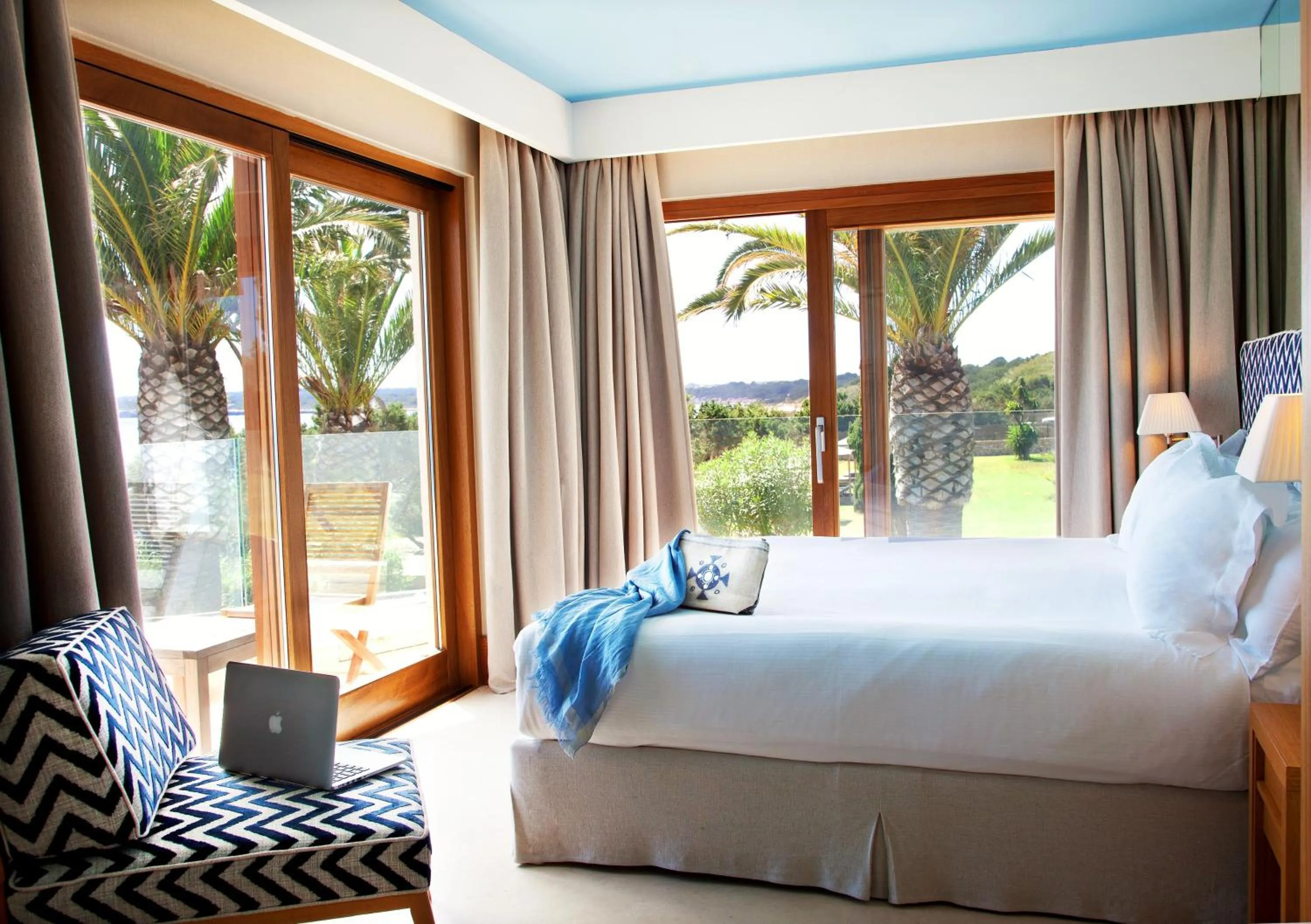 Bedroom, Bed in Gecko Hotel & Beach Club